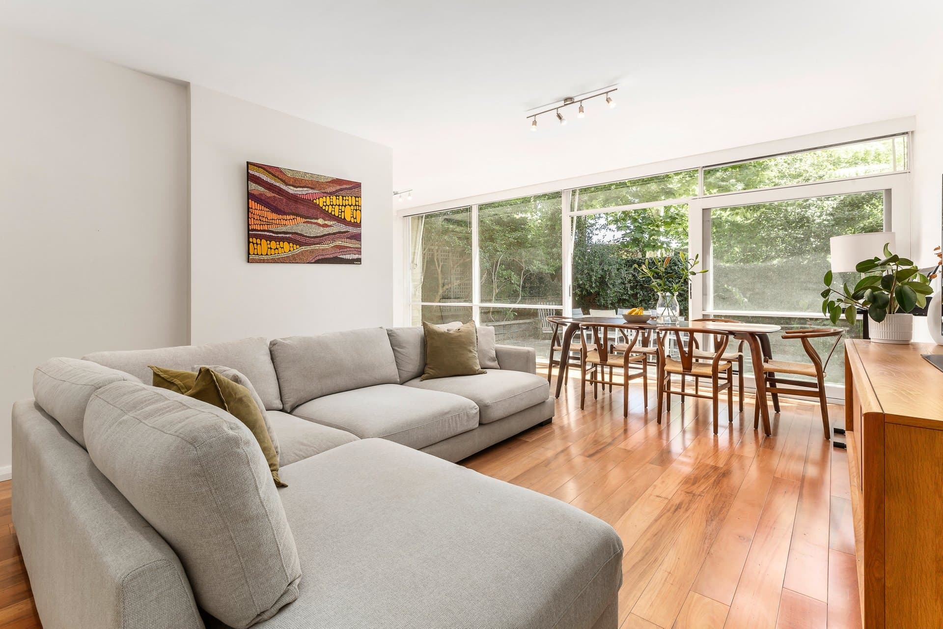 1/746 Orrong Road, Toorak - Thumbnail 2
