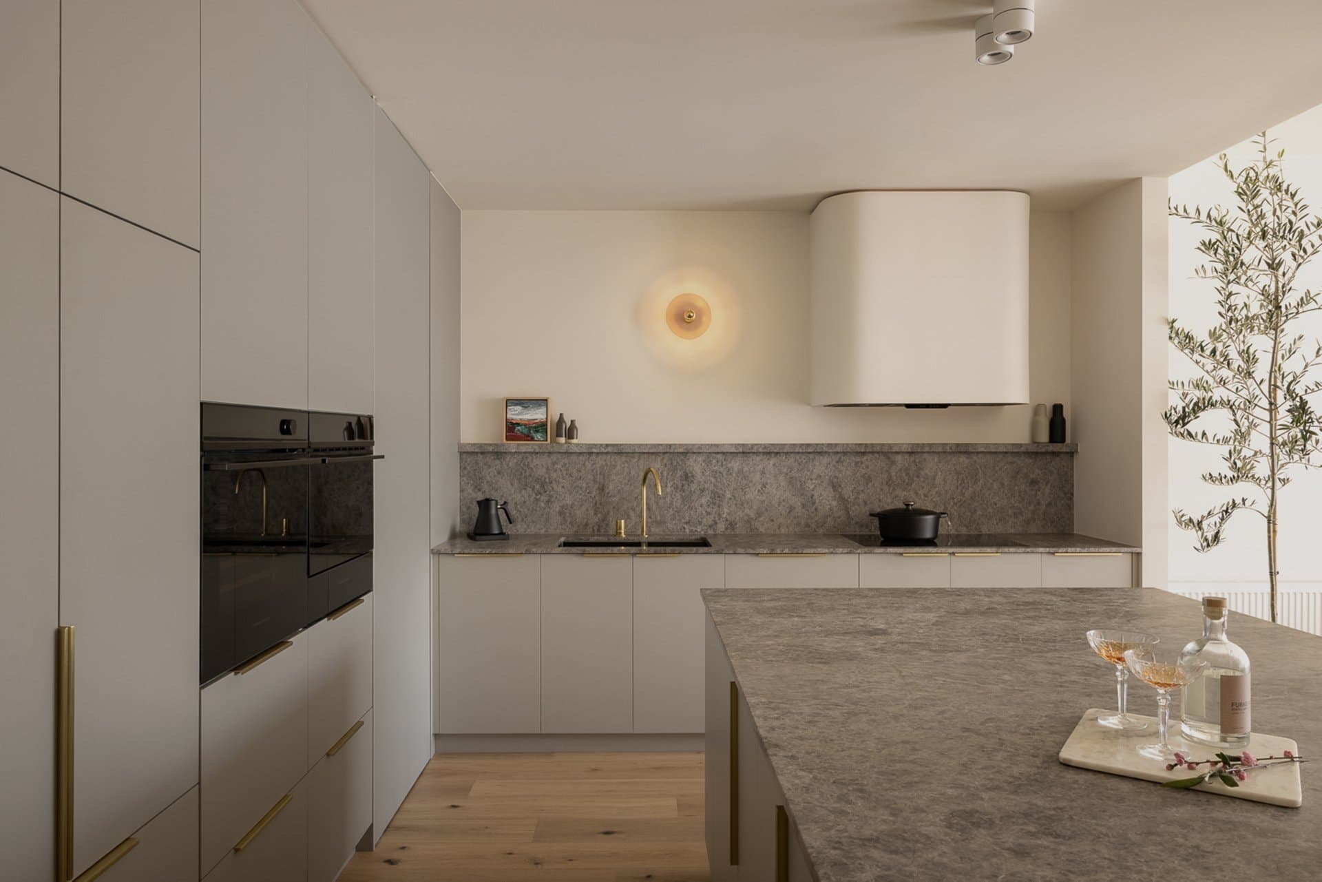 28 Young Street, Albert Park - Thumbnail 3