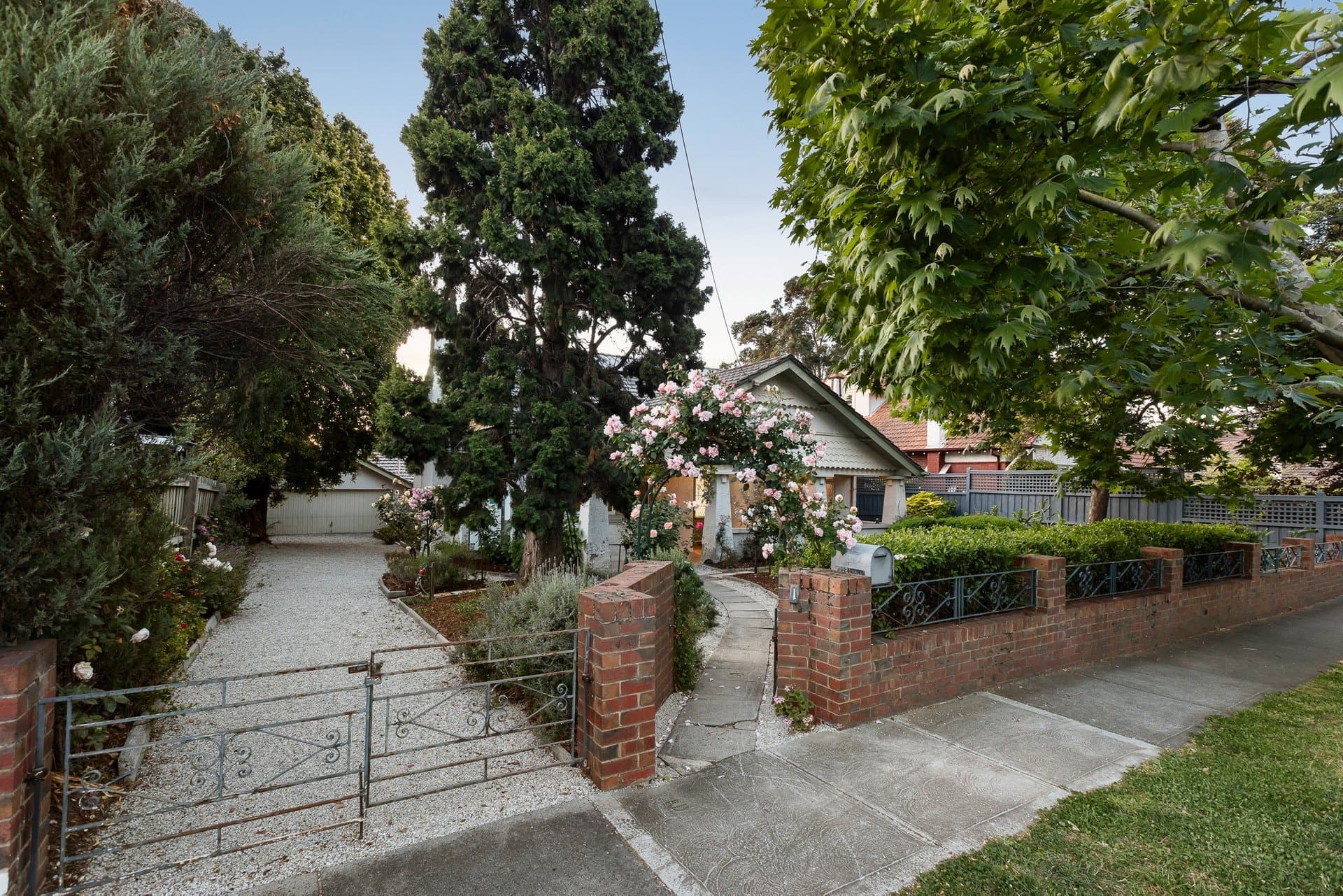 1 Parlington Street, Canterbury - Thumbnail 2