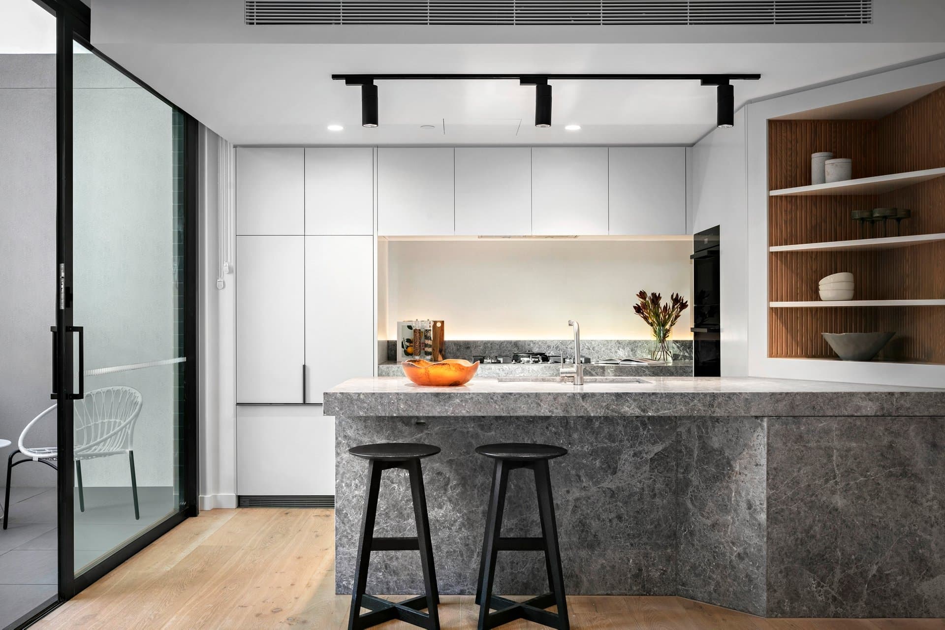 102/8 Grattan Street, Hawthorn - Thumbnail 2