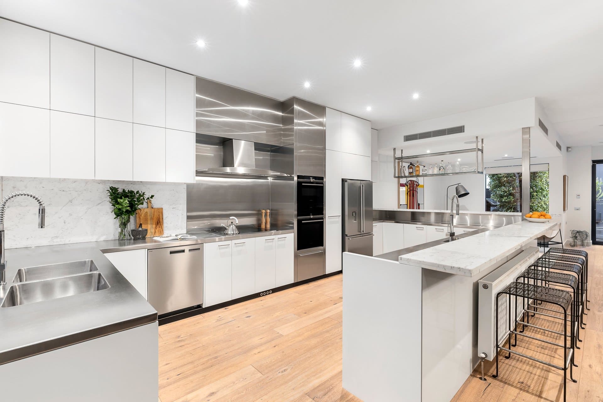 99 Millswyn Street, South Yarra - Thumbnail 6