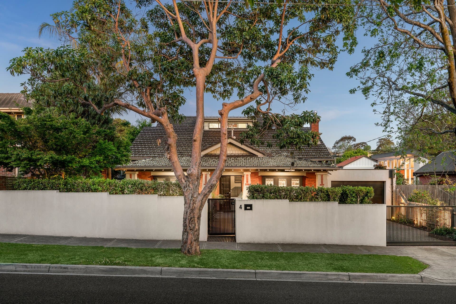 4 Rossfield Avenue, Kew - Image 1