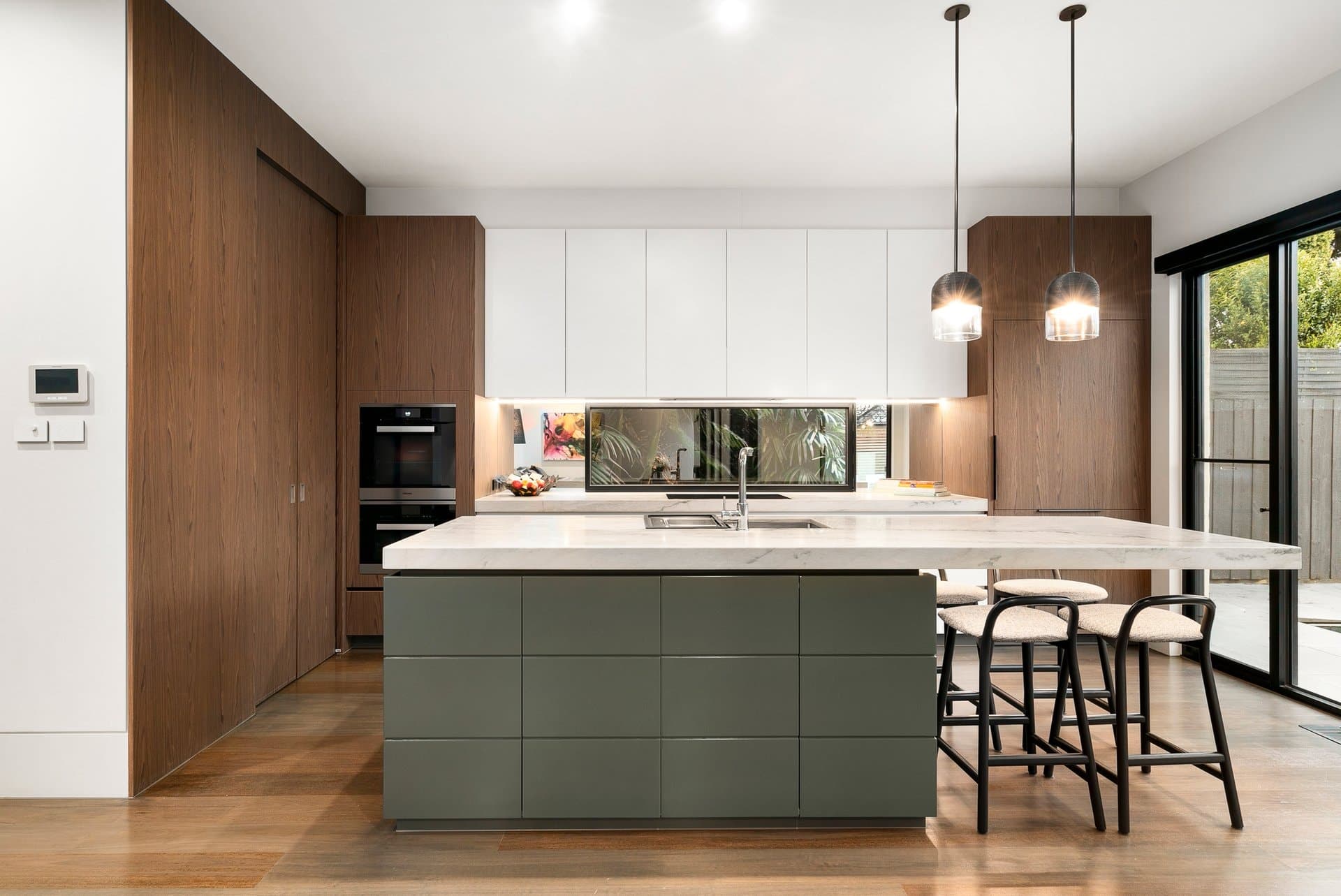 4 Rossfield Avenue, Kew - Thumbnail 4