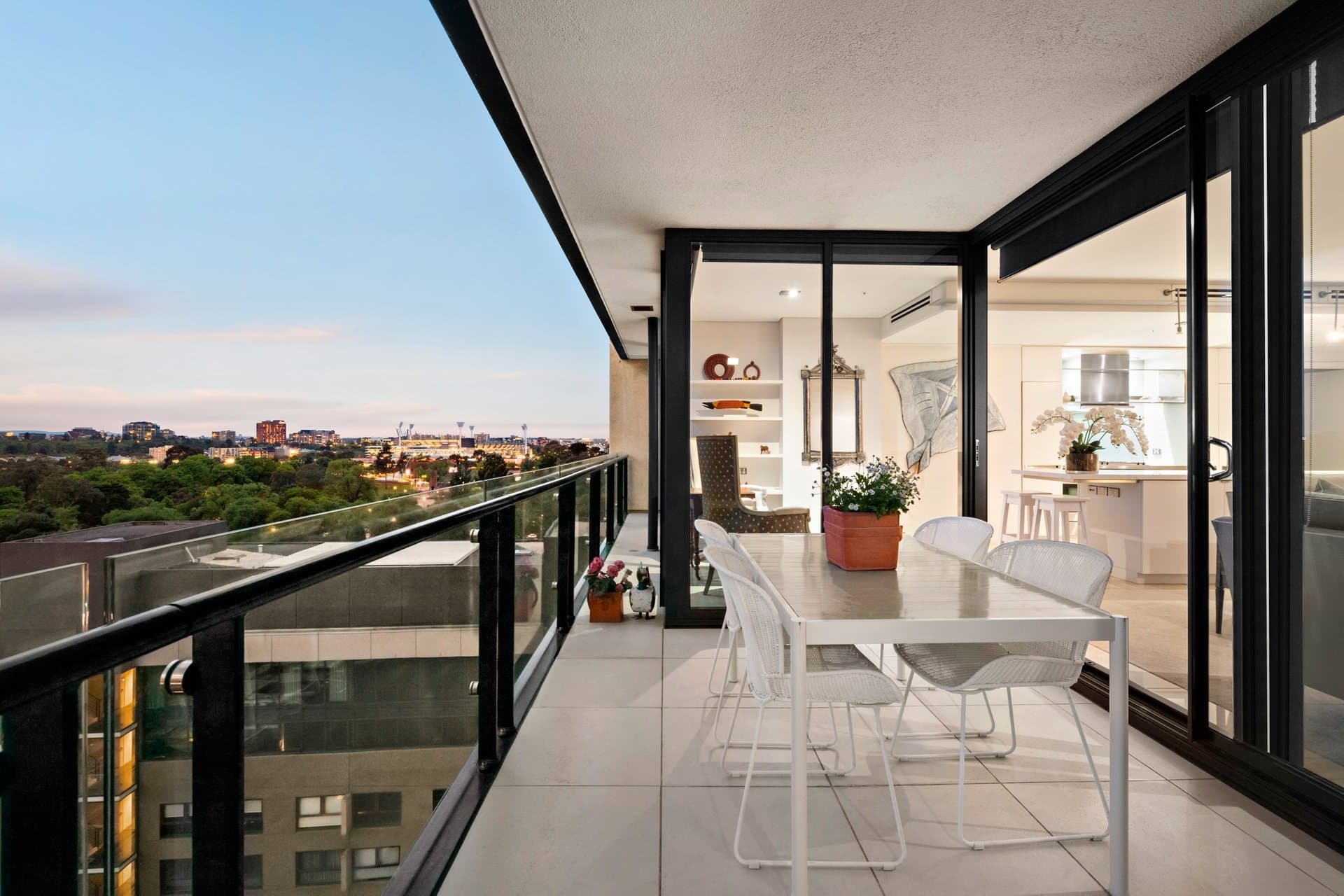 1402/250 St Kilda Road, Southbank - Thumbnail 4