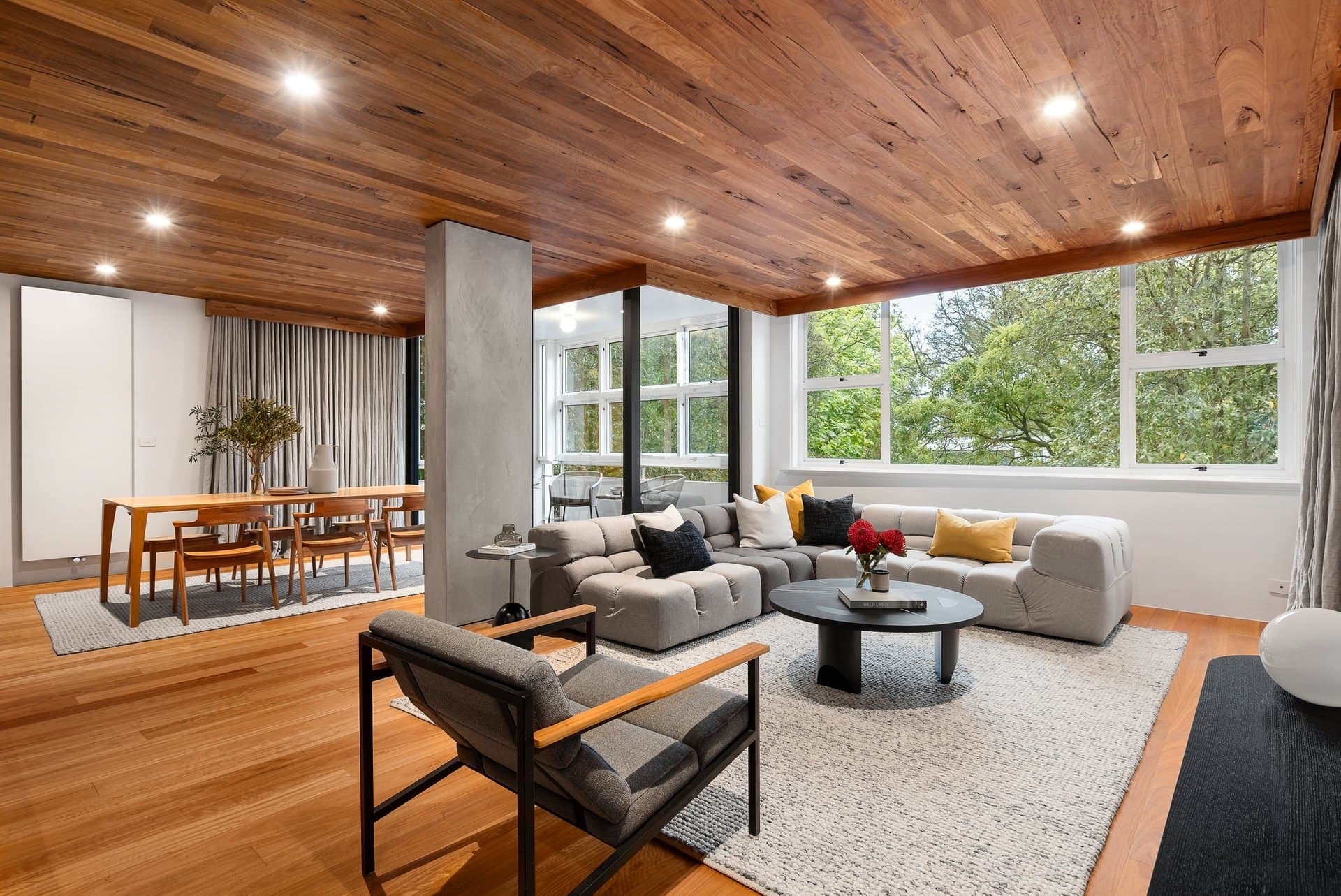 5/16 Woorigoleen Road, Toorak - Image 1