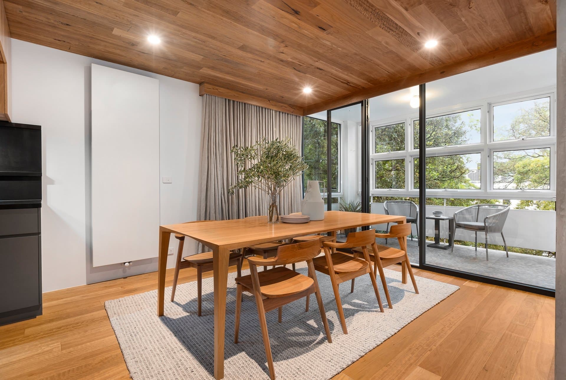 5/16 Woorigoleen Road, Toorak - Thumbnail 3