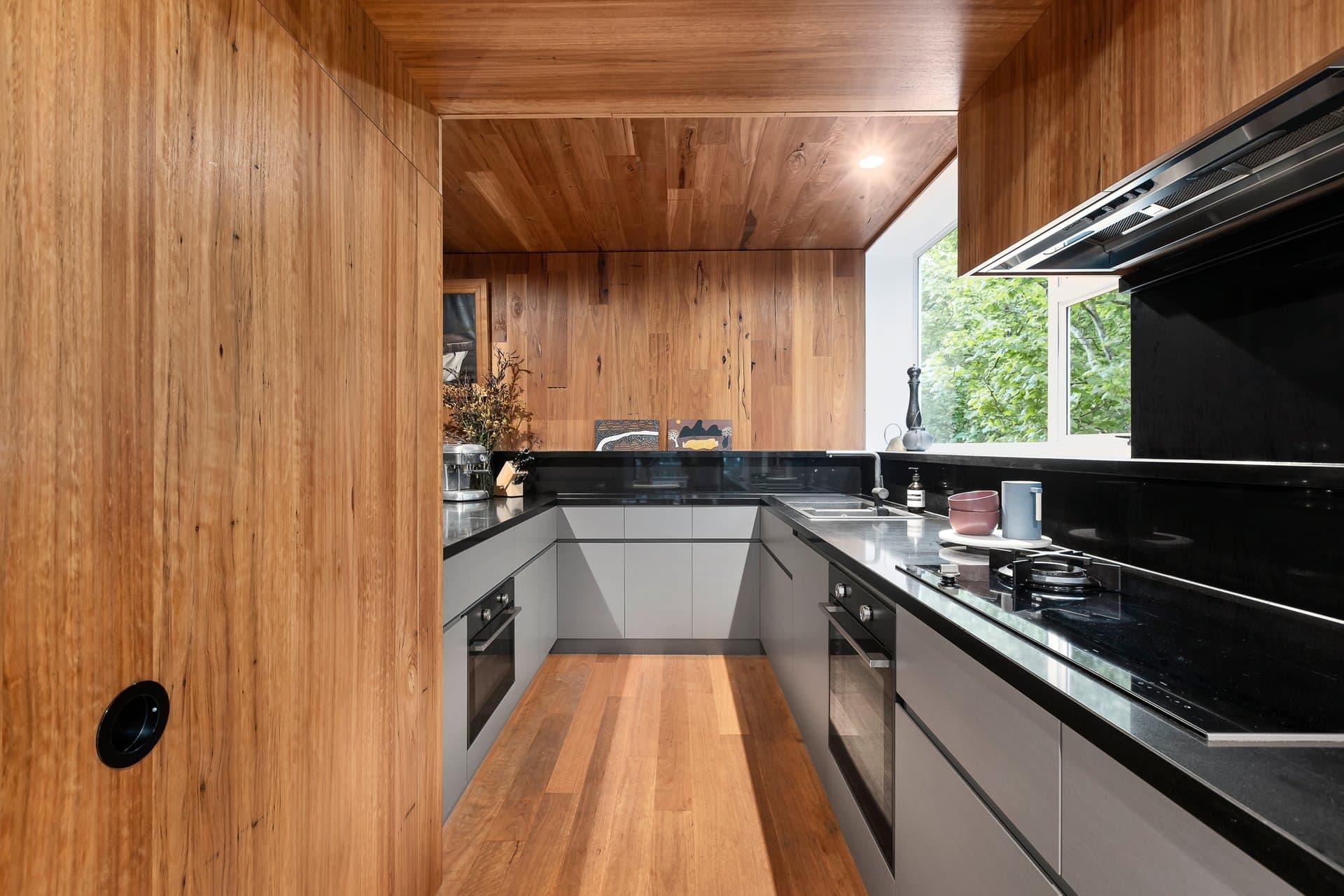 5/16 Woorigoleen Road, Toorak - Thumbnail 4