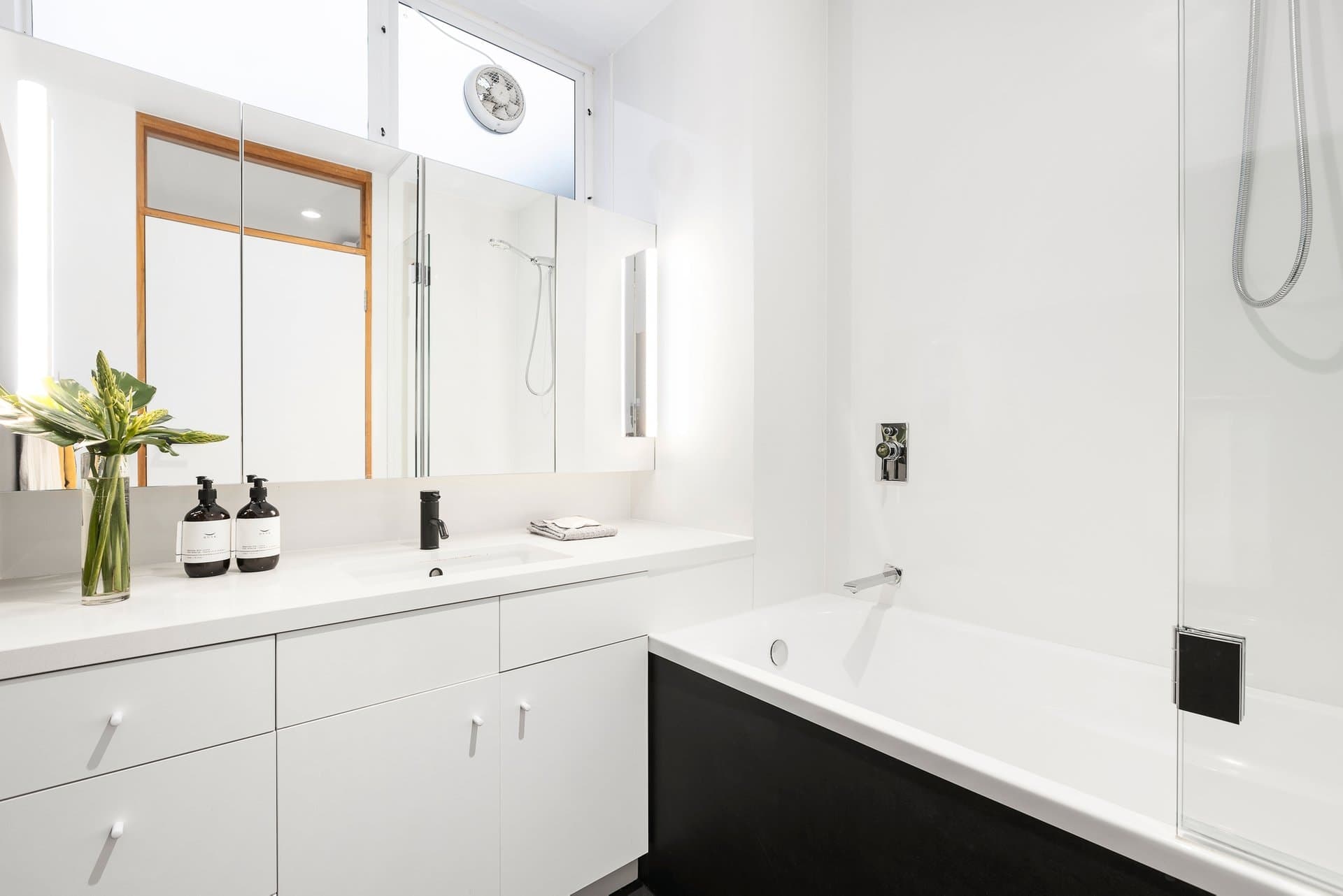 5/16 Woorigoleen Road, Toorak - Thumbnail 8