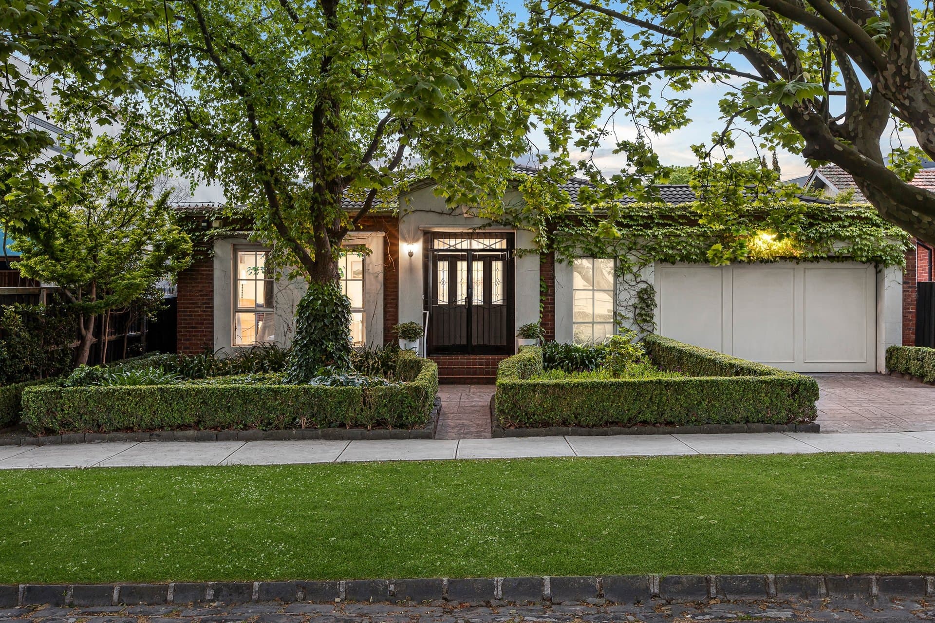 33 Campbell Street, Kew - Image 1