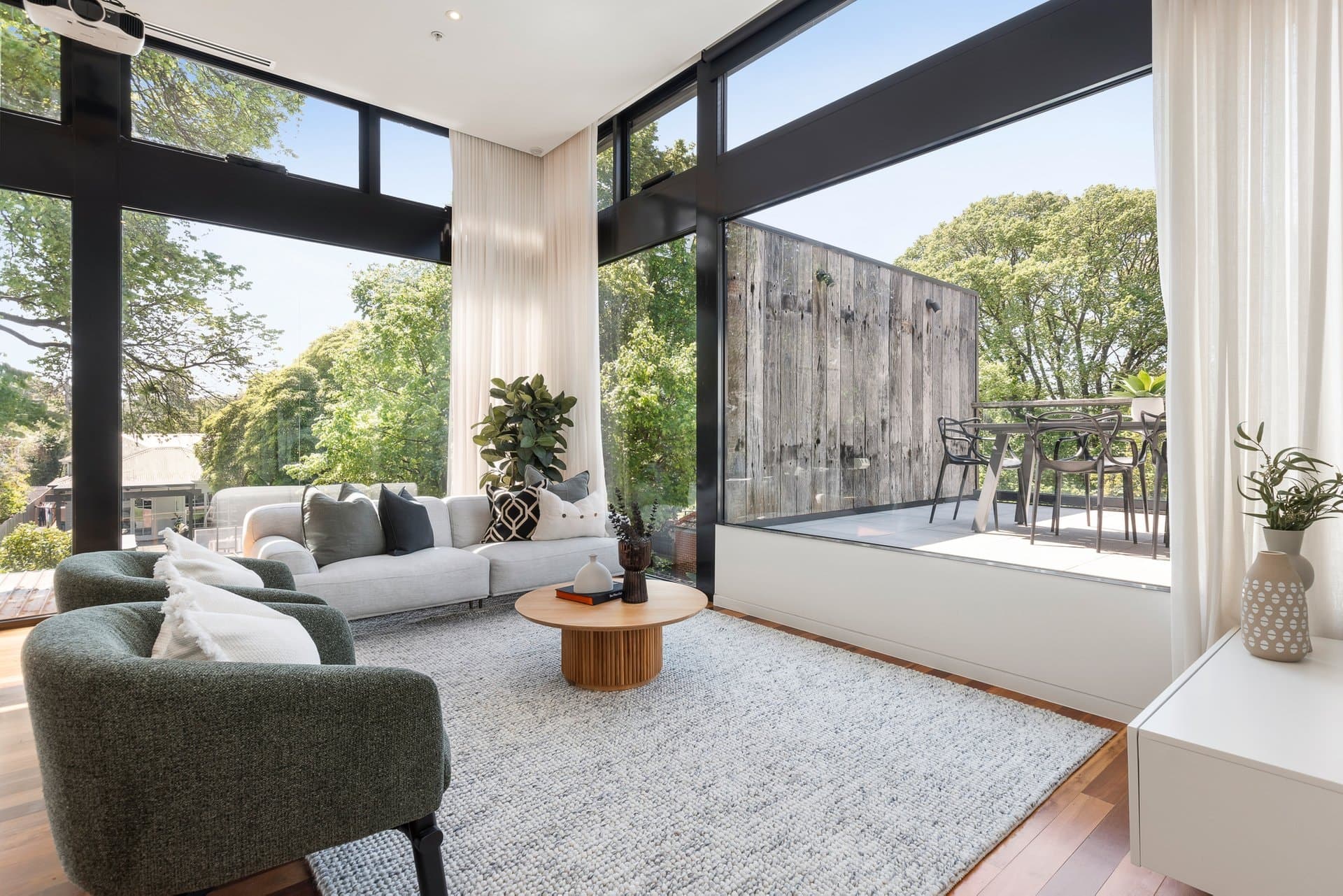 1/8 Simpson Place, Hawthorn - Thumbnail 2