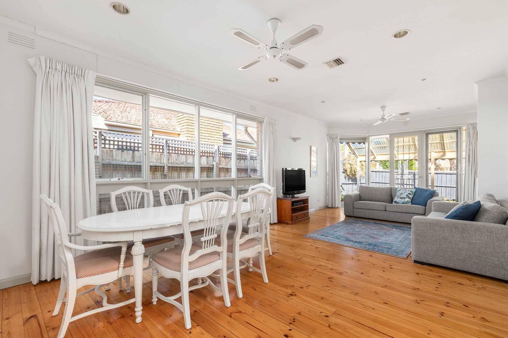 25 Blenheim Avenue, Mont Albert - Thumbnail 2