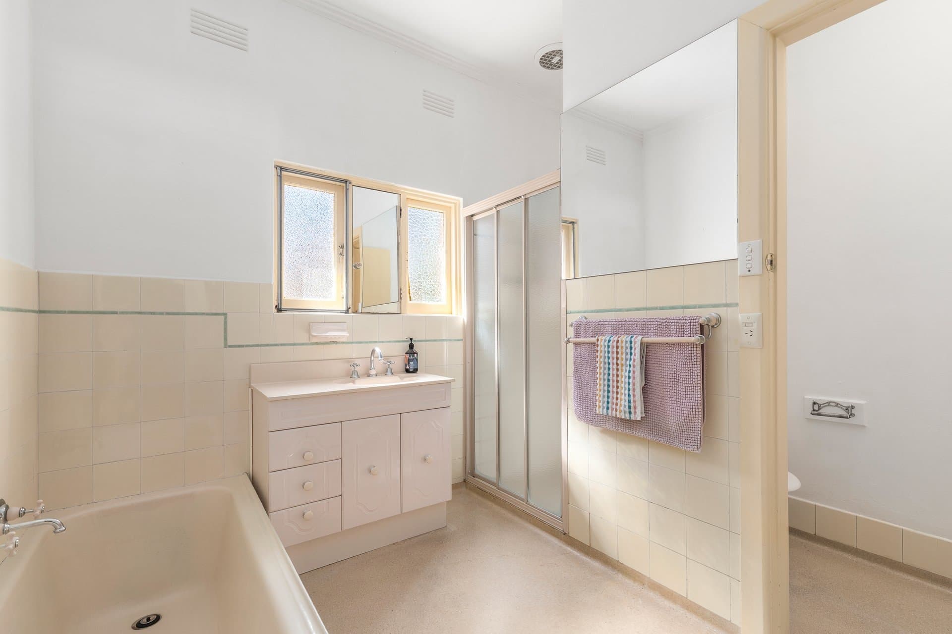 25 Blenheim Avenue, Mont Albert - Thumbnail 8