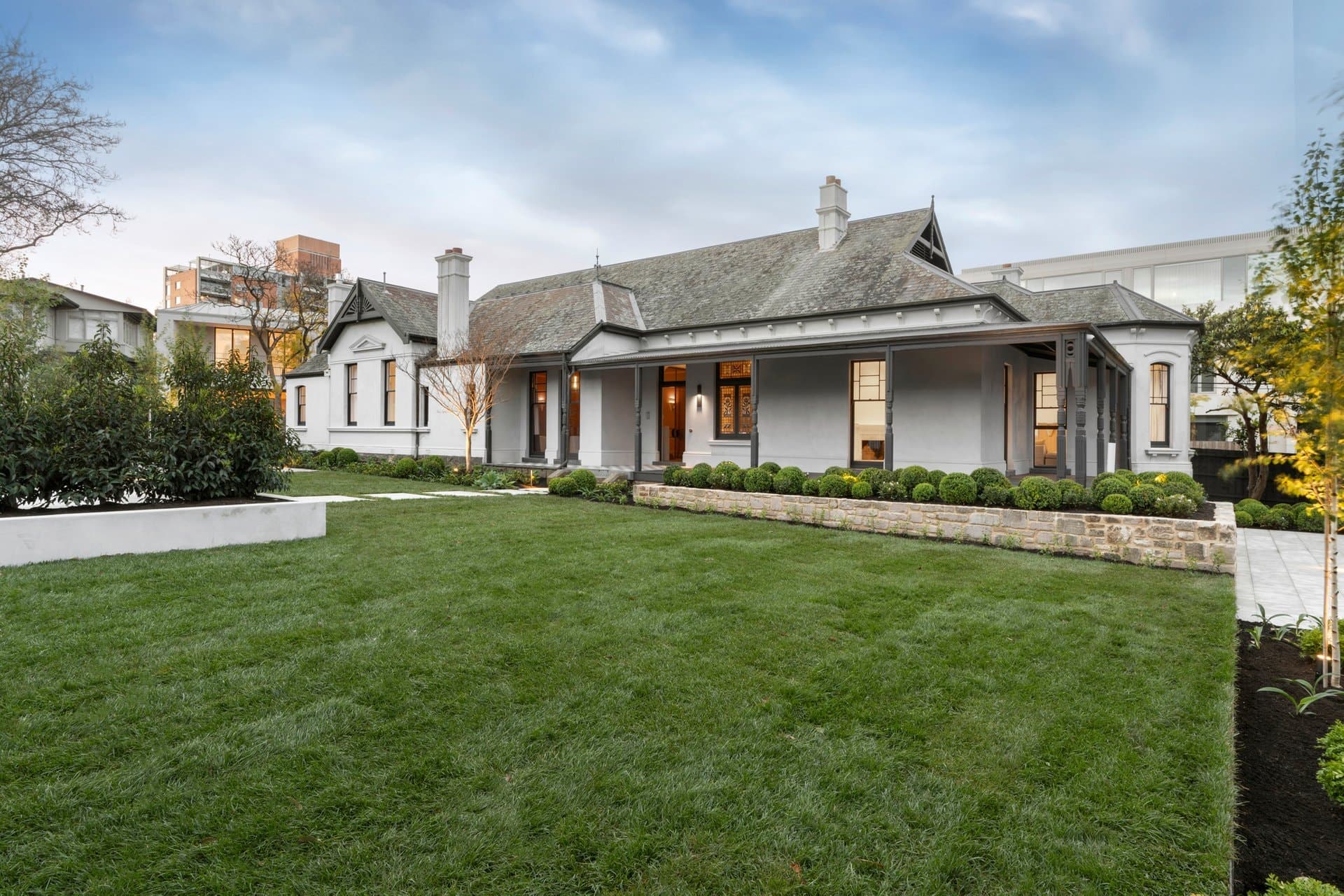 7 Gawith Court, Toorak - Thumbnail 2
