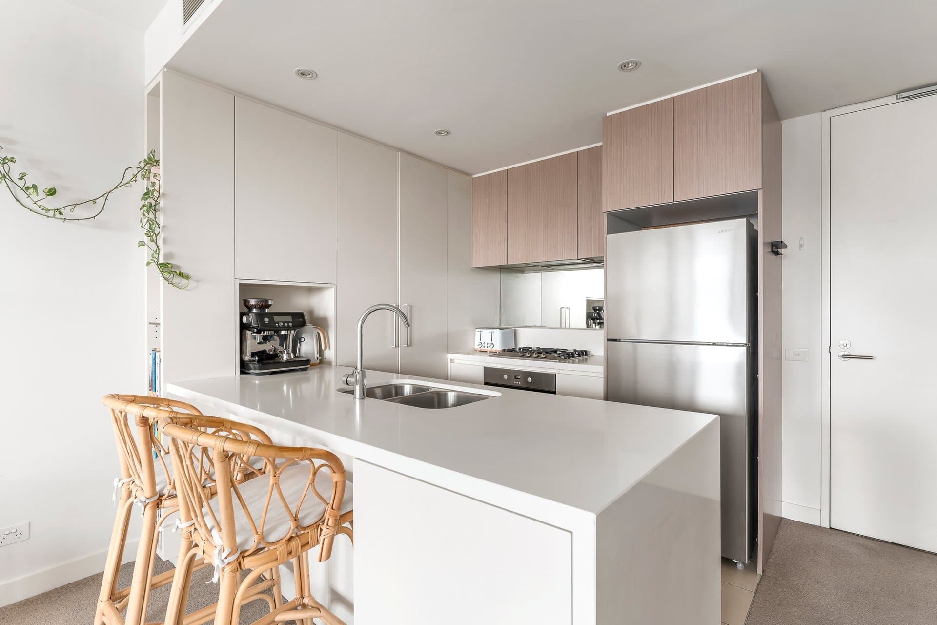 704/140 Swan Street, Richmond - Thumbnail 2