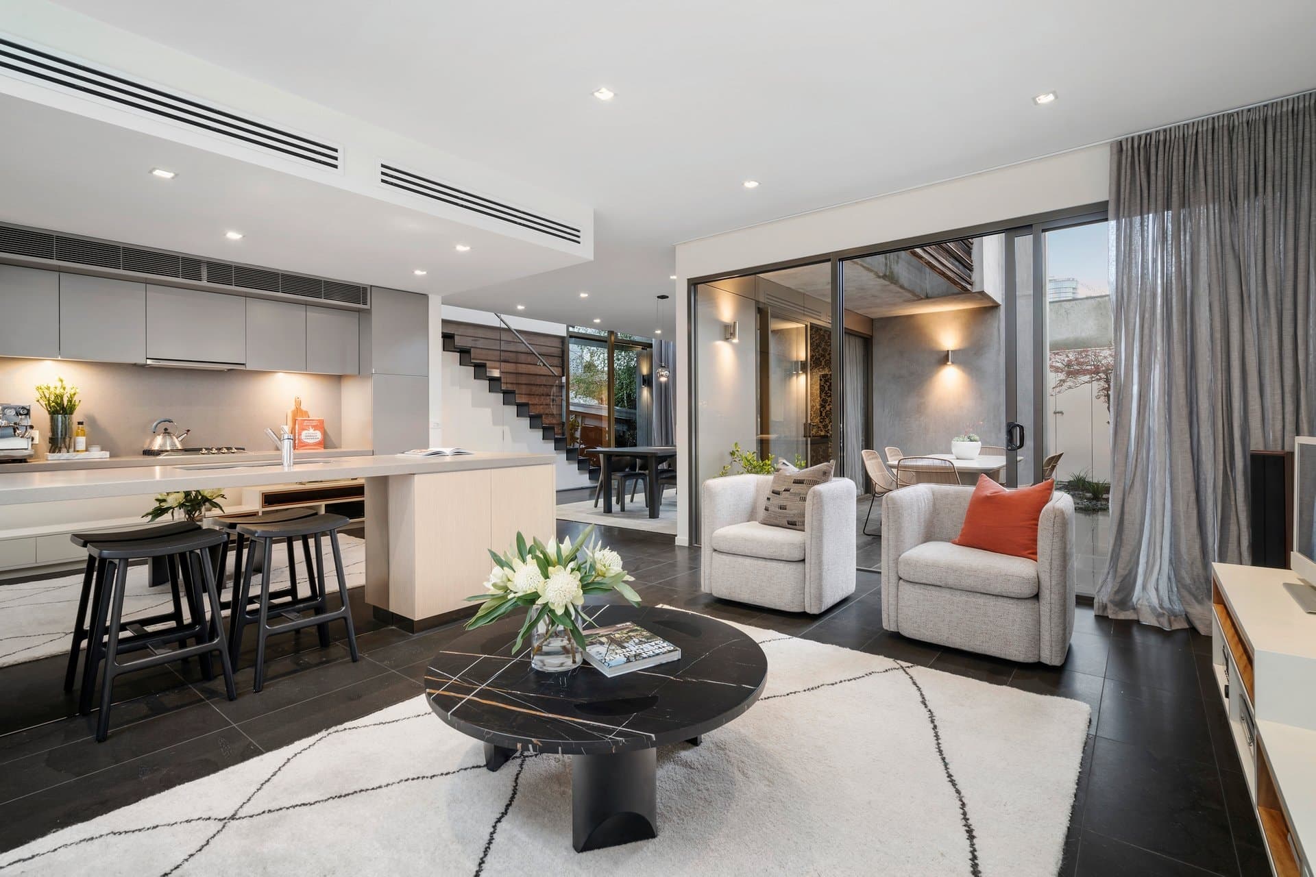 17 Coventry Place, South Melbourne - Thumbnail 3