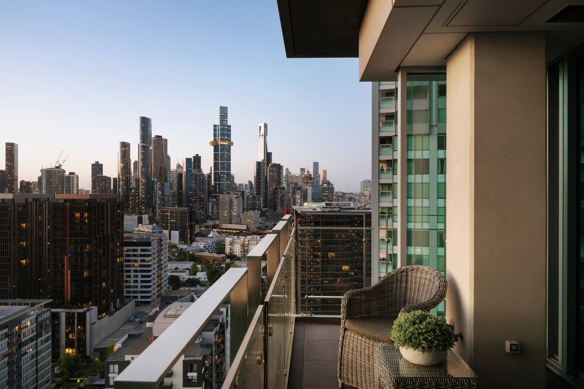 2403/368 St Kilda Road, Melbourne - Thumbnail 6