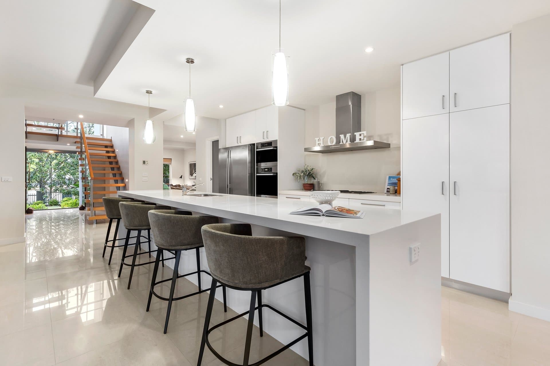 2 Royston Court, Kew - Thumbnail 4