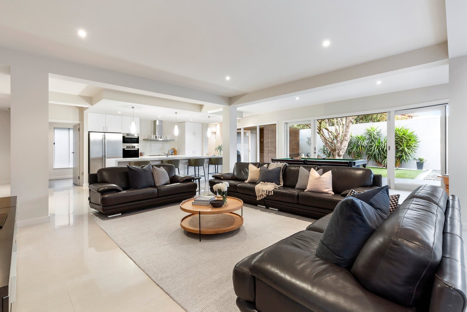 2 Royston Court, Kew - Thumbnail 7