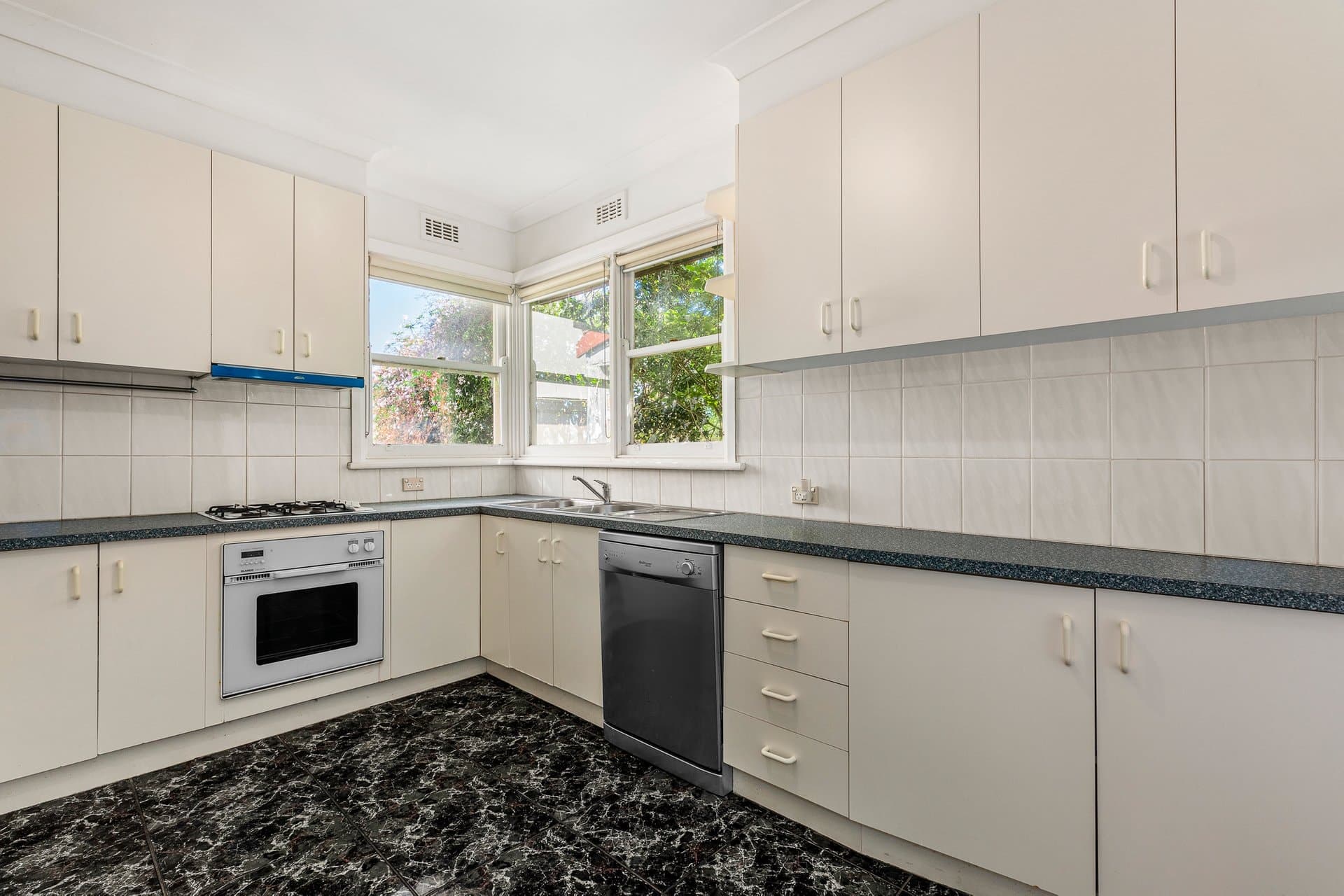 138 Belmore Road, Balwyn - Thumbnail 7