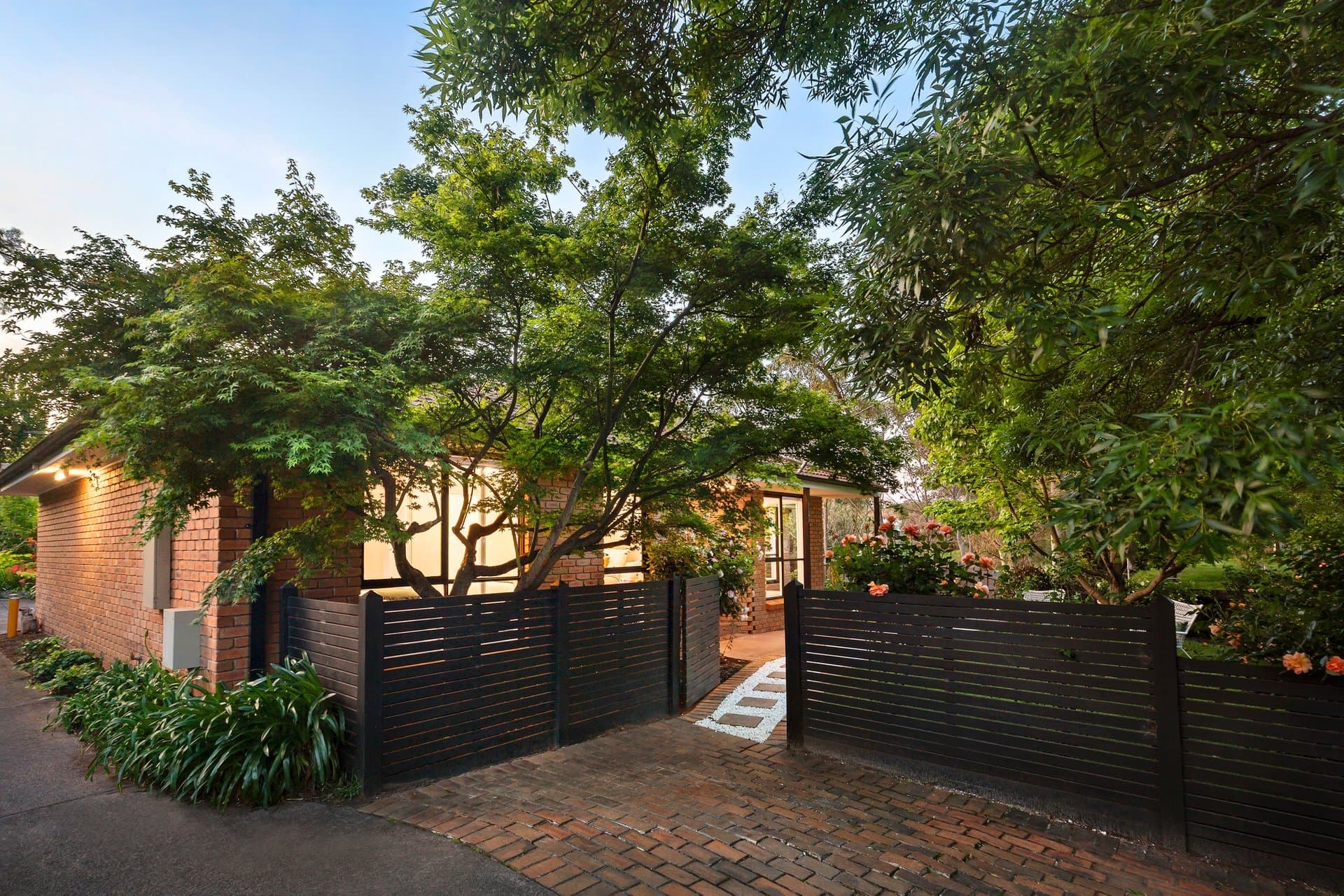 1/96 Summerhill Road, Glen Iris - Image 1