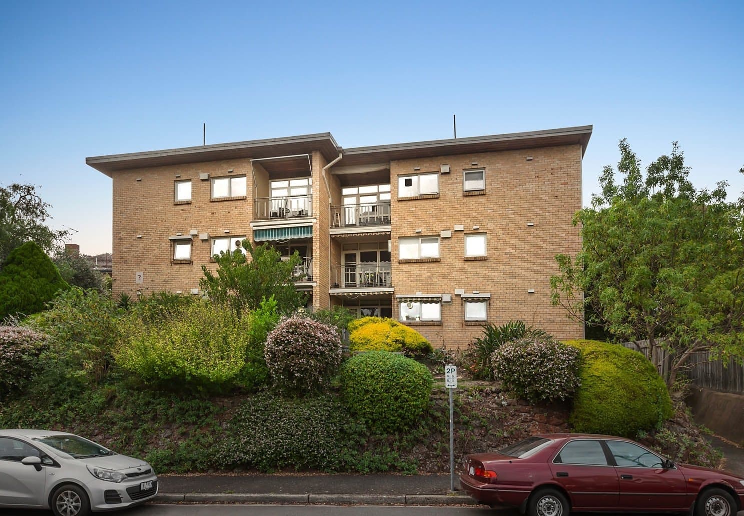 7/3 Harrison Crescent, Hawthorn - Image 1