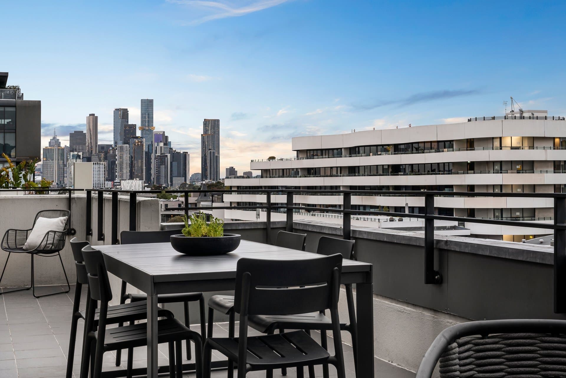 709/55 Bay Street, Port Melbourne - Thumbnail 2