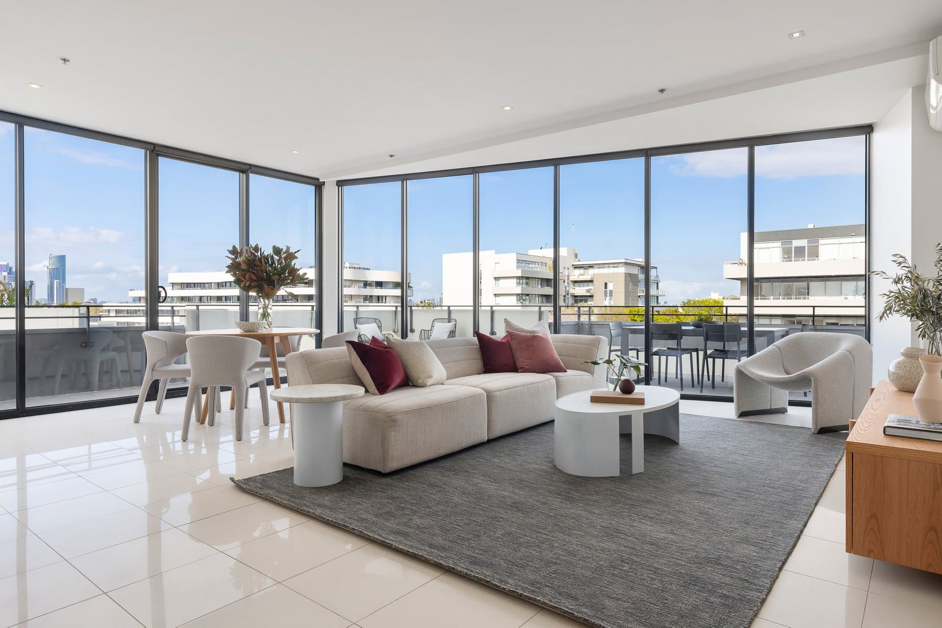 709/55 Bay Street, Port Melbourne - Thumbnail 3