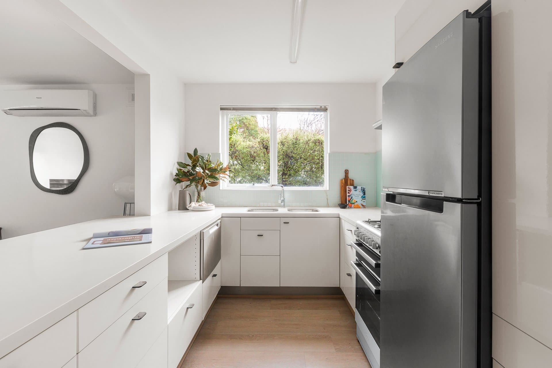 1/93 Mathoura Road, Toorak - Thumbnail 3