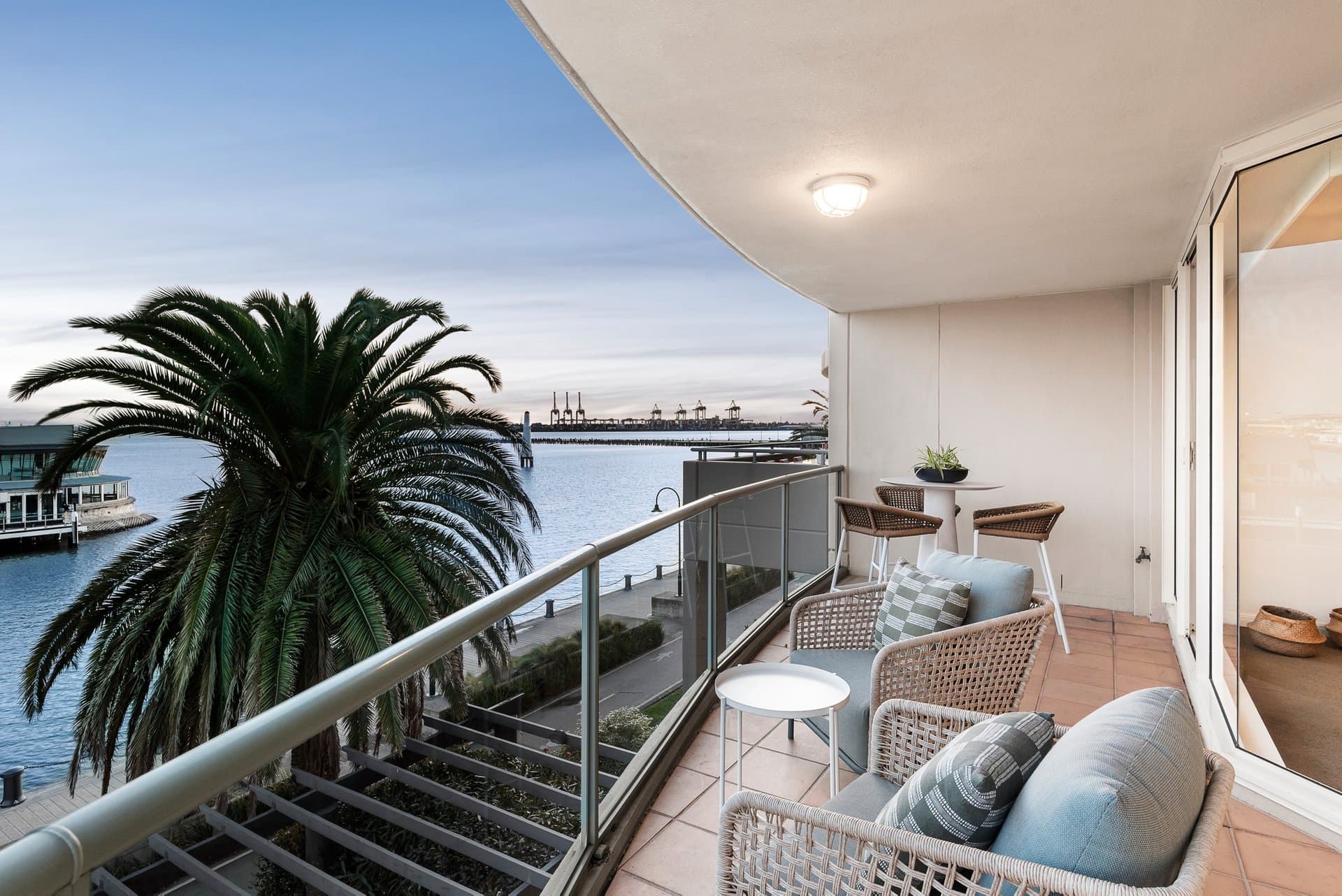 301/107 Beach Street, Port Melbourne - Thumbnail 2