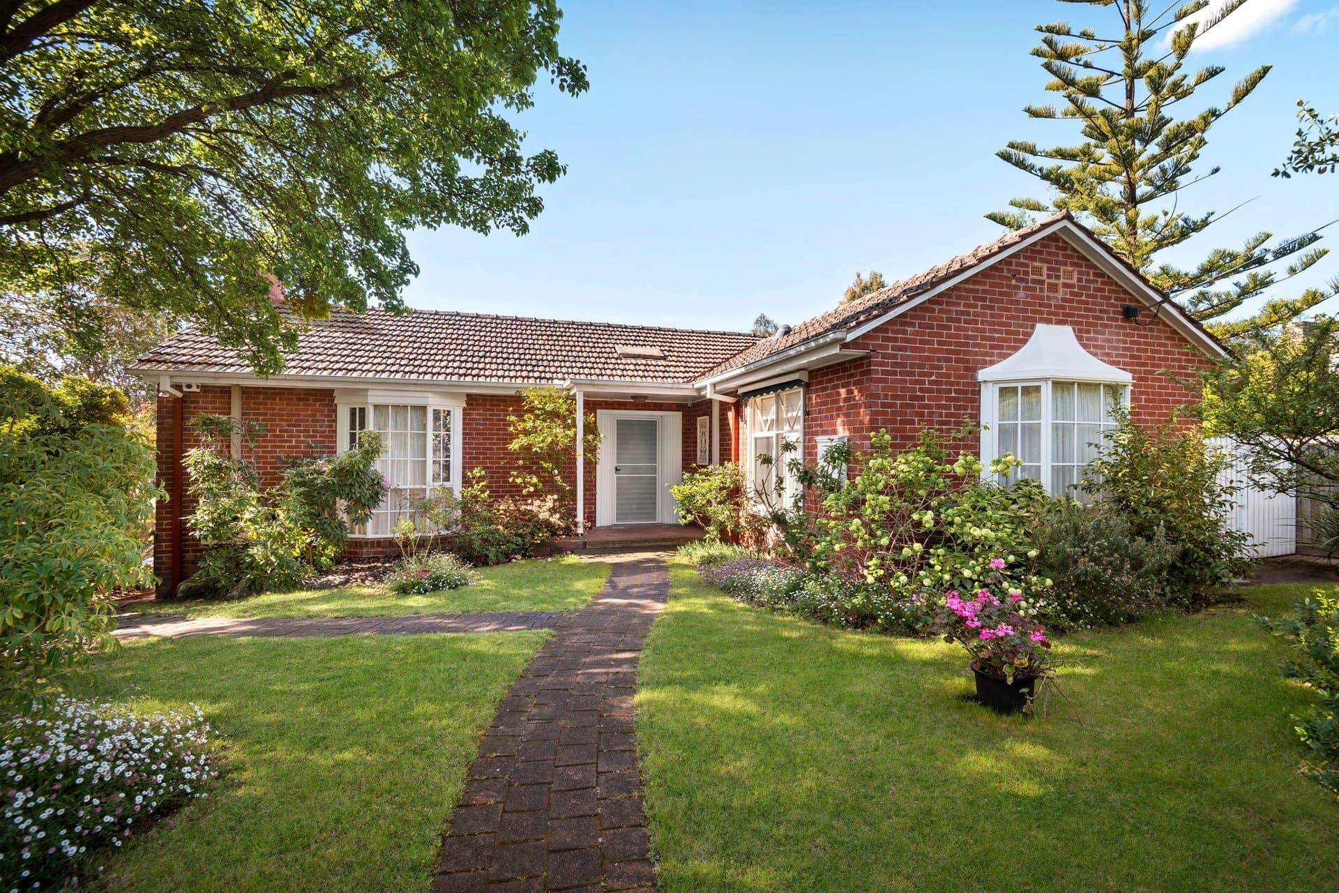 1033 Riversdale Road, Surrey Hills - Image 1
