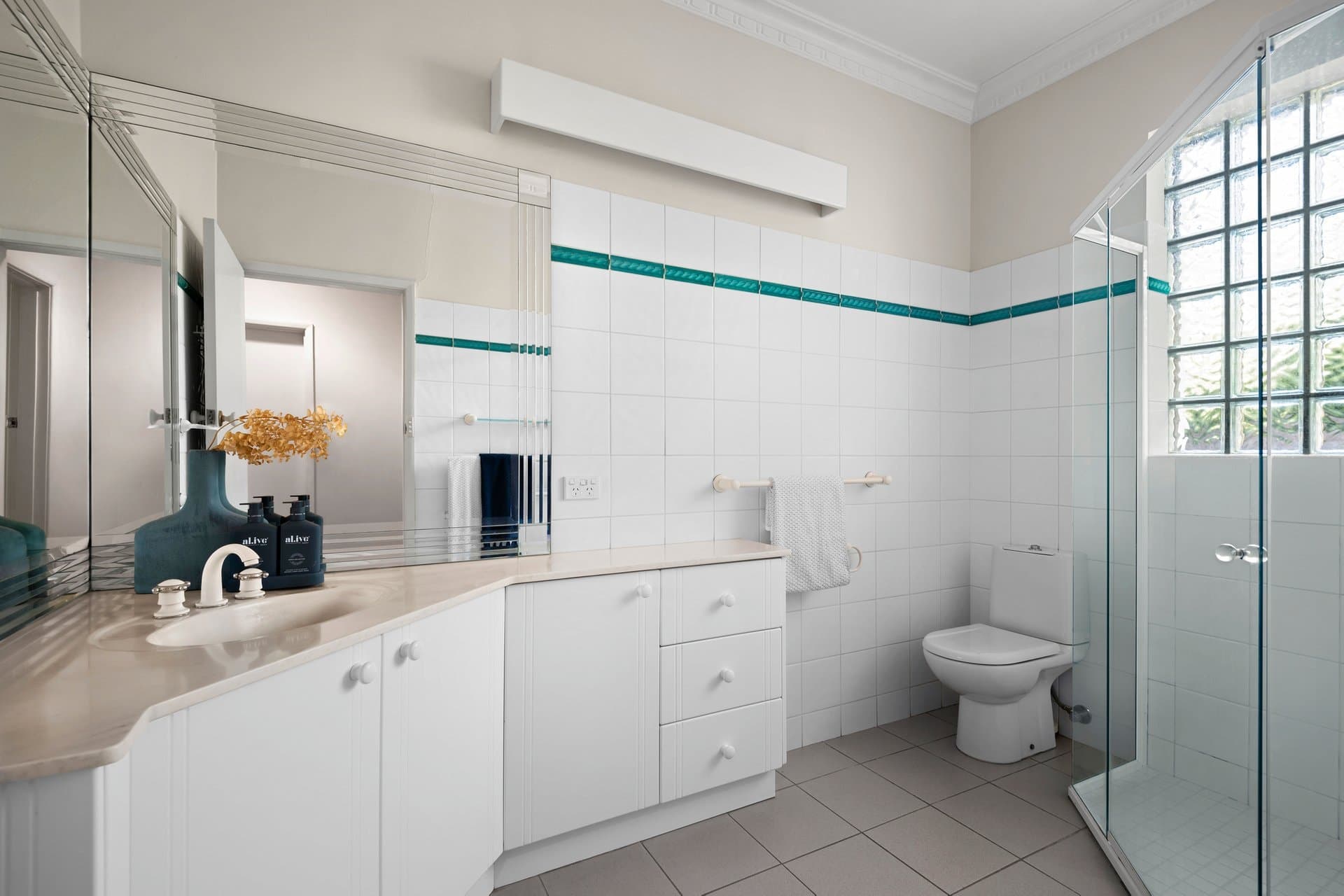 1033 Riversdale Road, Surrey Hills - Thumbnail 6