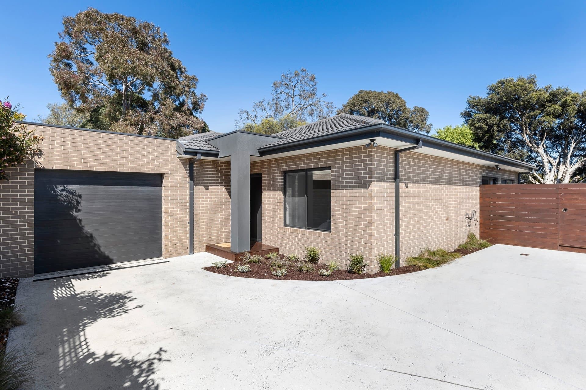 10A Warruga Court, Croydon - Image 1