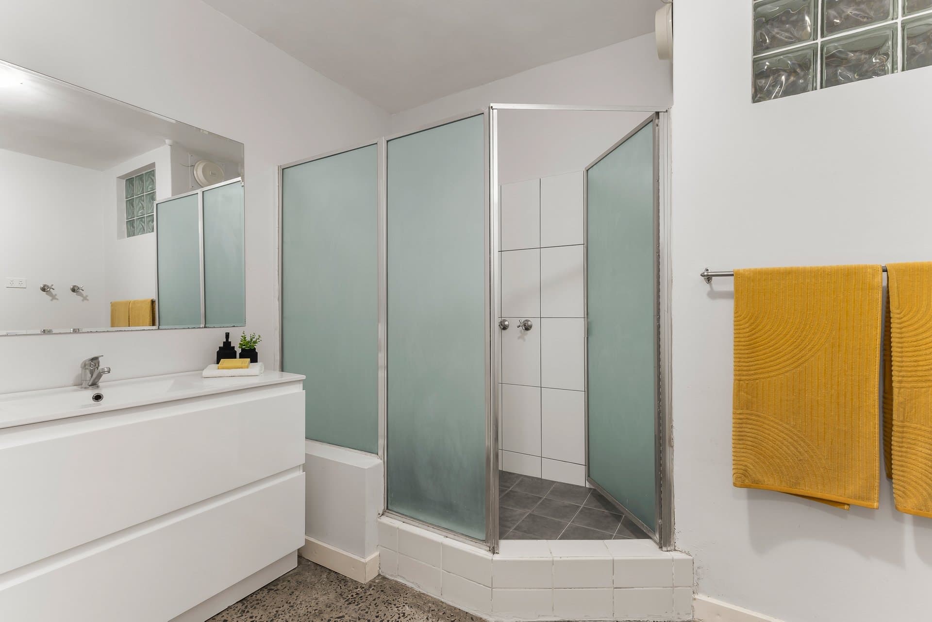 2/411 Toorak Road, Toorak - Thumbnail 7