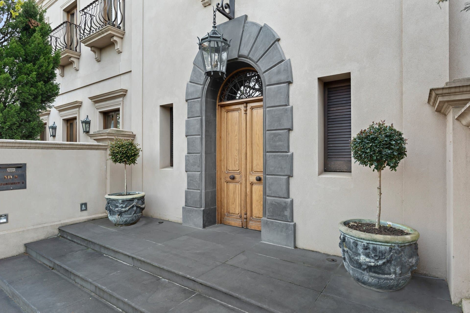 Penthouse 9 Heyington Place, Toorak - Thumbnail 2