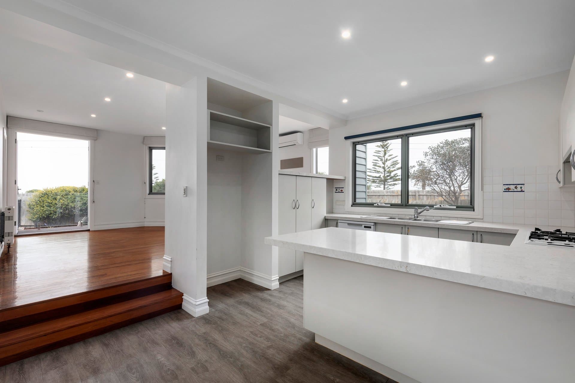 1 Seaview Avenue, Brighton - Thumbnail 3