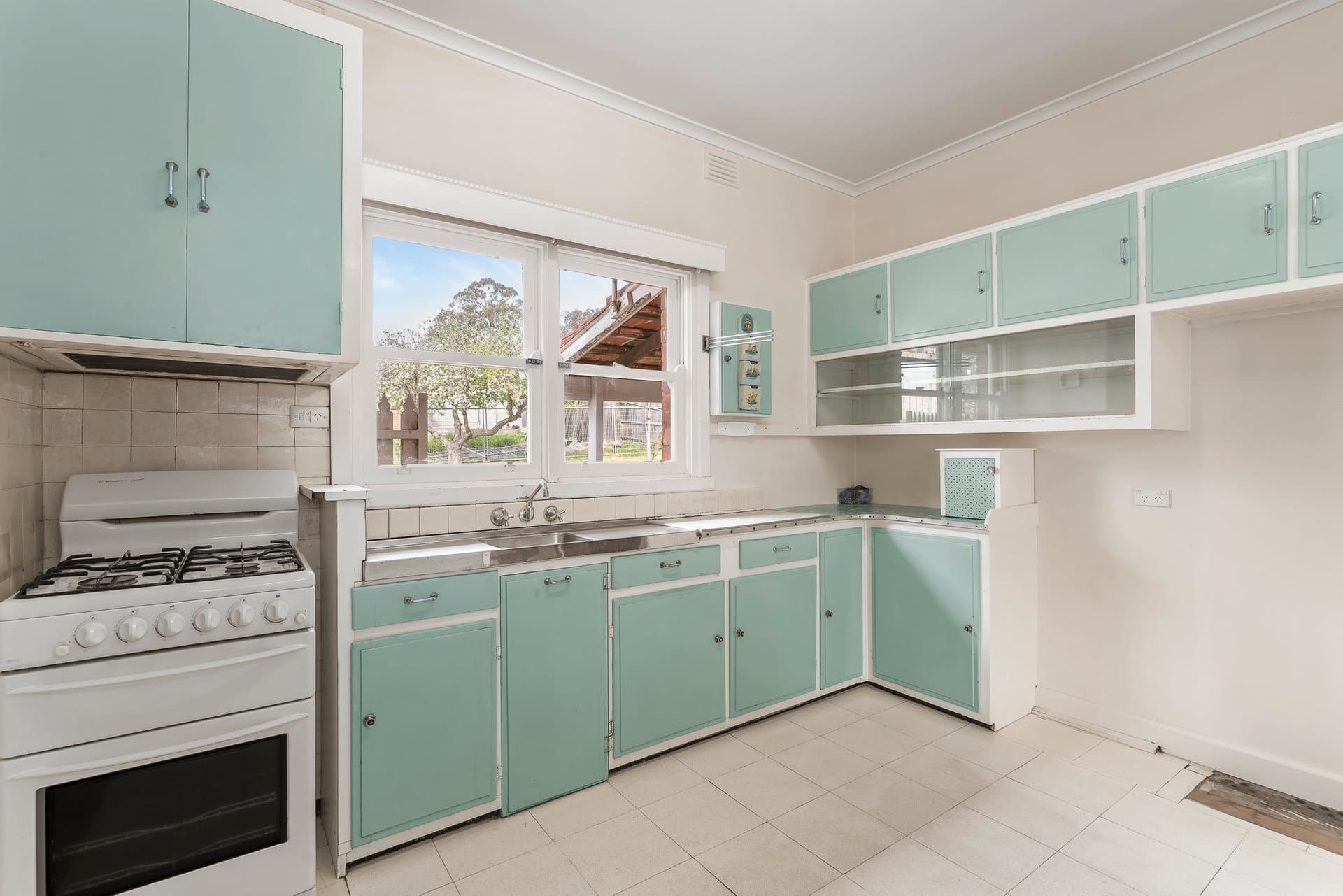 24 Pine Street, Surrey Hills - Thumbnail 4