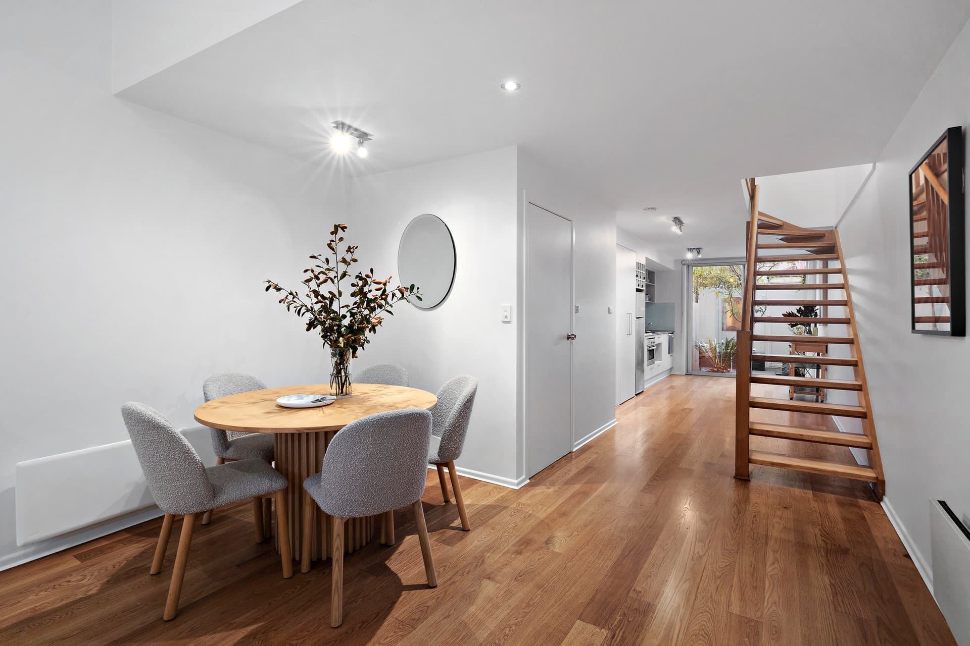 24 Brooke Street, Albert Park - Thumbnail 2