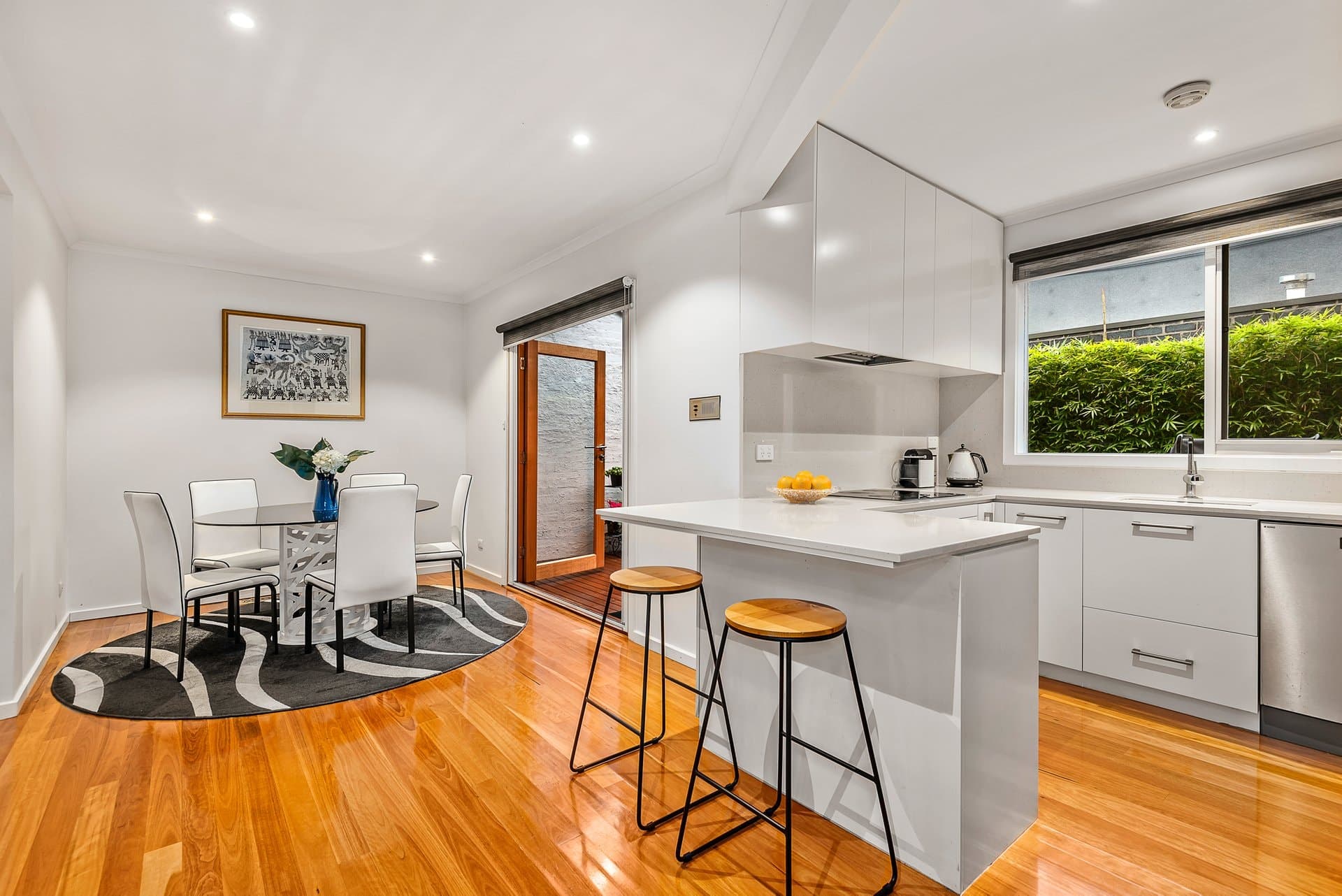 2/16 Liddiard Street, Hawthorn - Thumbnail 3