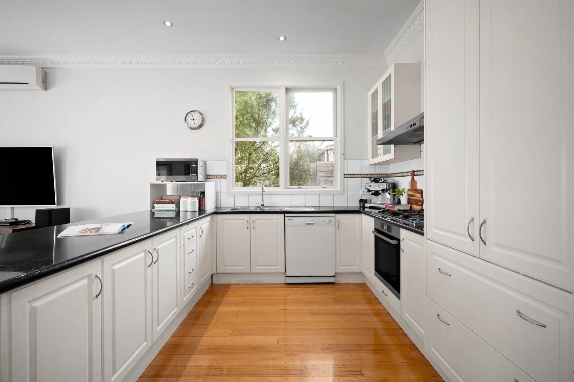 14 Oakwood Avenue, Brighton - Thumbnail 7