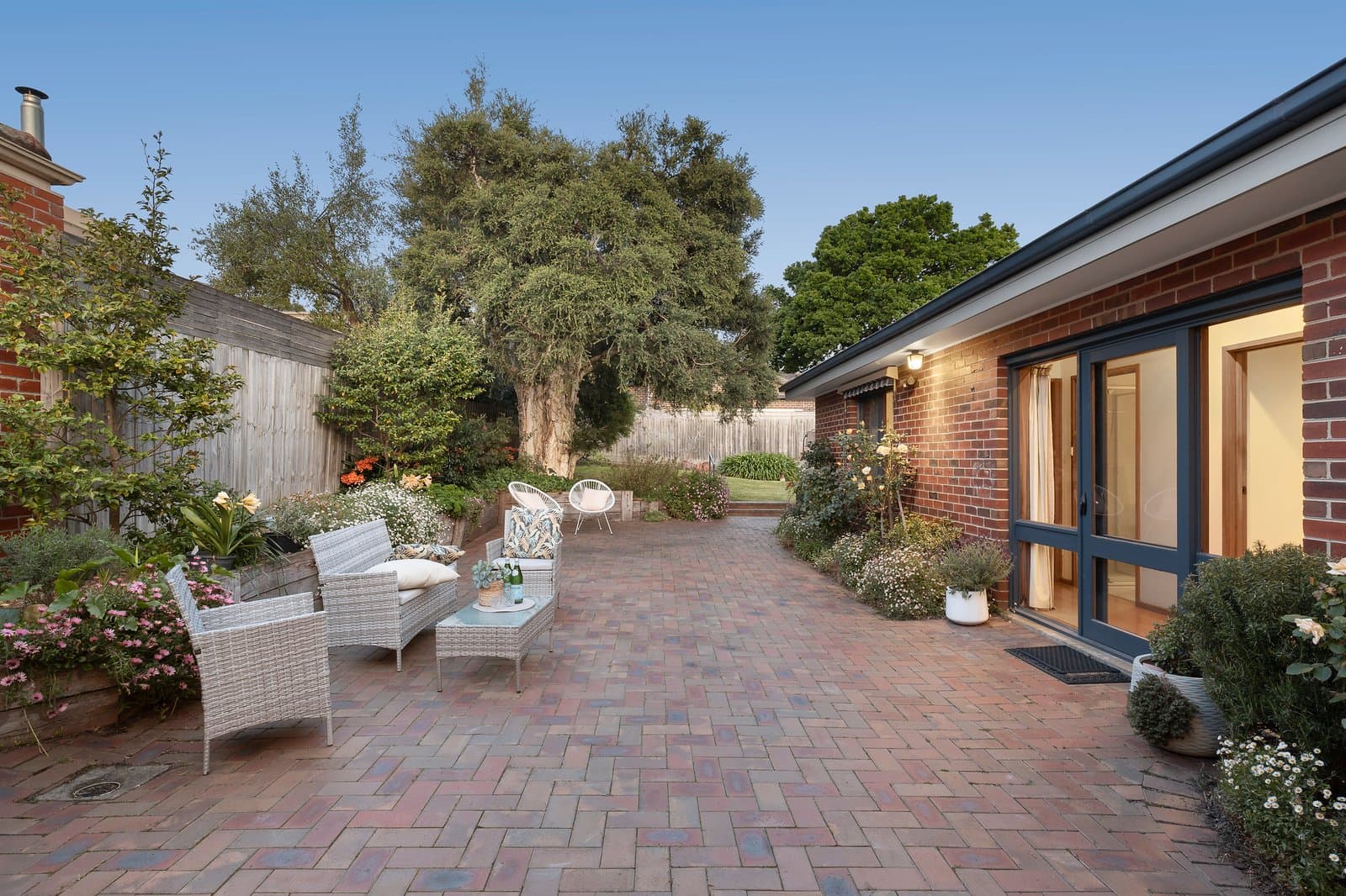 15 Lambourne Street, Surrey Hills - Thumbnail 4