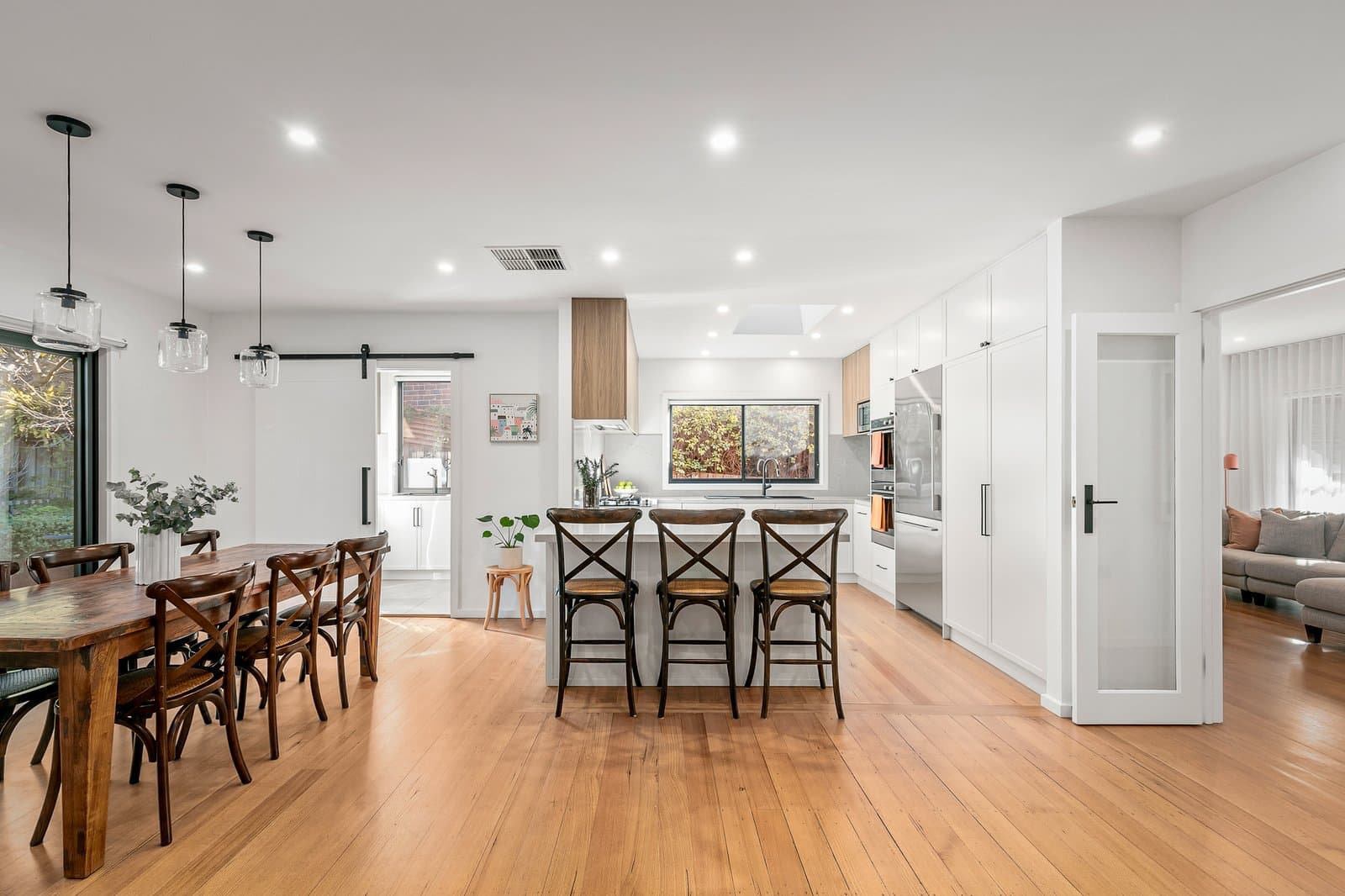 20 Viewpoint Road, Balwyn North - Thumbnail 4