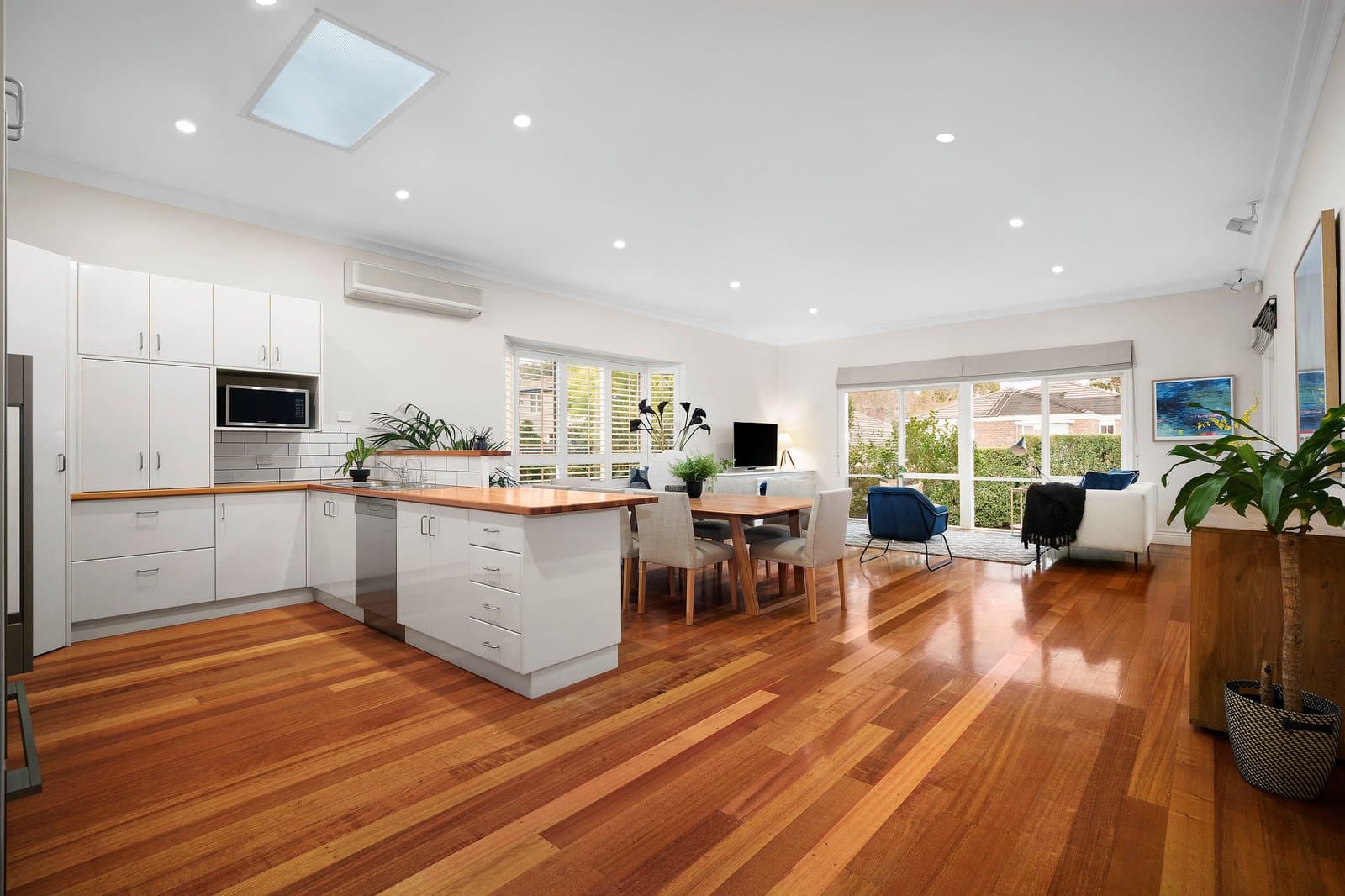 24 Denman Avenue, Glen Iris - Thumbnail 2
