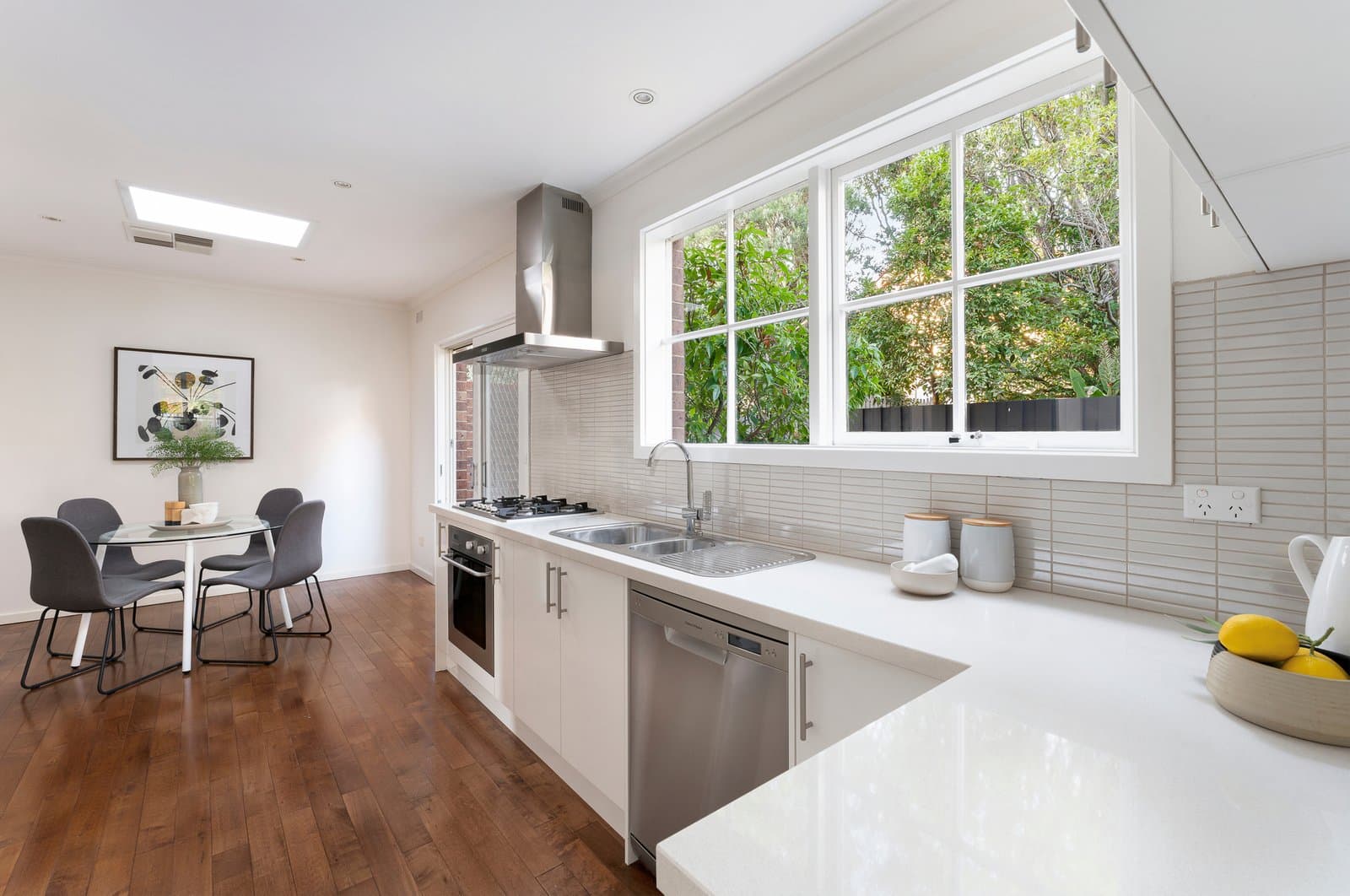 1/15 Essex Road, Surrey Hills - Thumbnail 6
