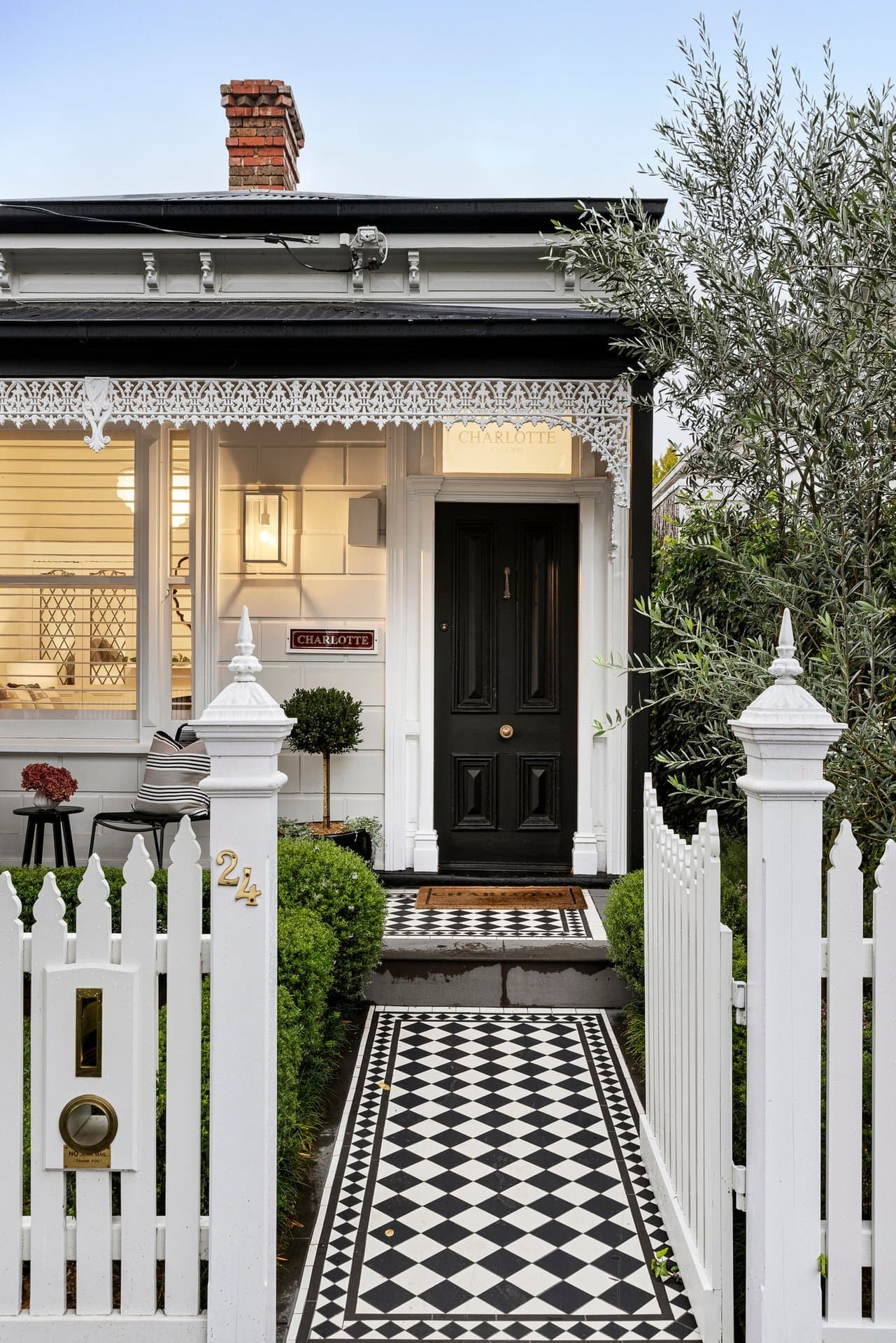 24 Fairbairn Road, Toorak - Thumbnail 3