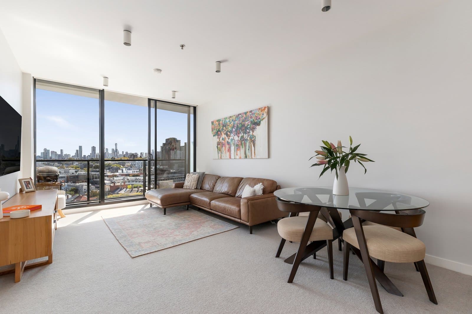 901/1 Clara Street, South Yarra - Thumbnail 2
