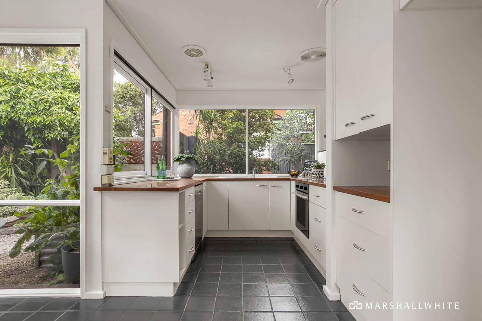 1/29 Flowerdale Road, Glen Iris - Thumbnail 3
