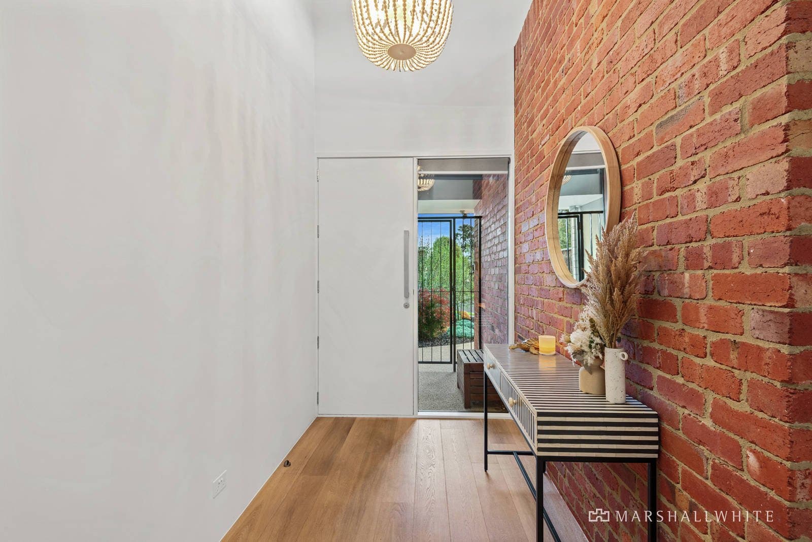 13 Sunningdale Avenue, Mornington - Thumbnail 2