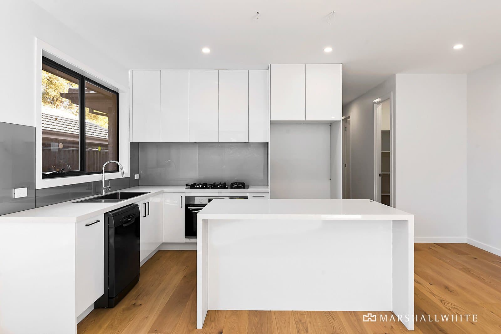 70 Hedge End Road, Nunawading - Thumbnail 2