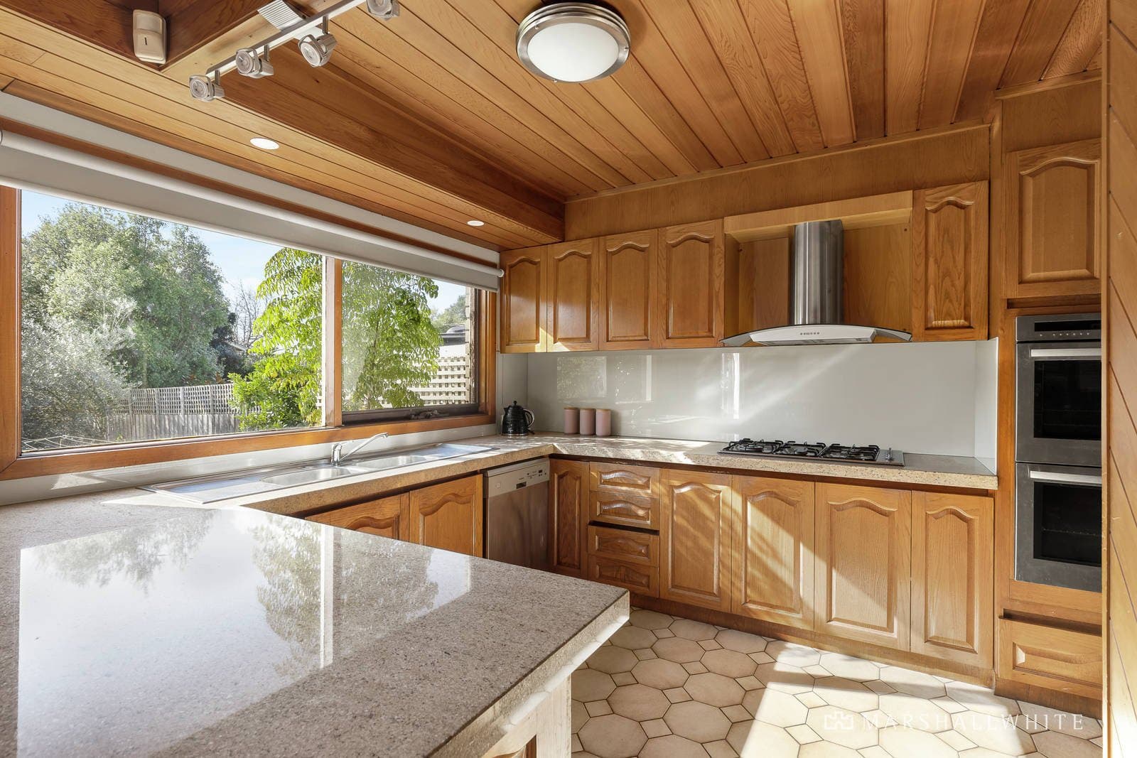 1 Lalani Terrace, Templestowe - Thumbnail 2