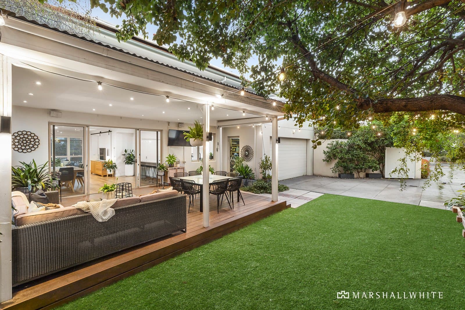 138 Beach Street, Port Melbourne - Thumbnail 3